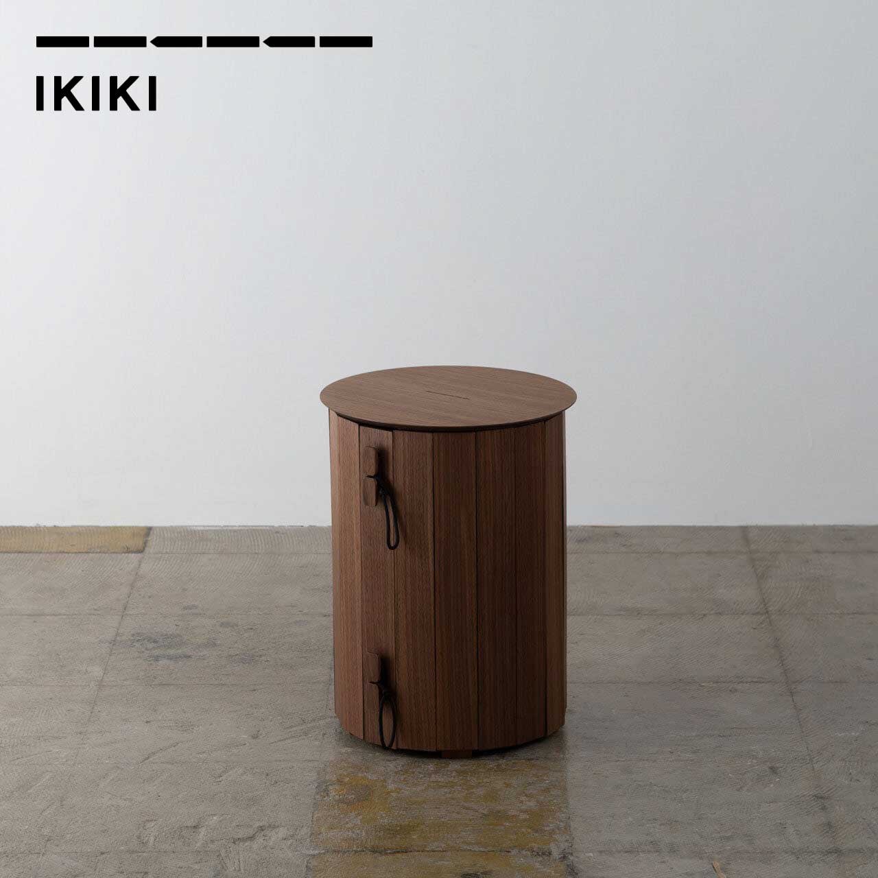 IKIKI イキキ フォルダブルコードビン ウォルナット 30L 紙くずかご パウダーコンパクト 難民キャンプ アウトドア スポーツ・アウトドア-アウトドア