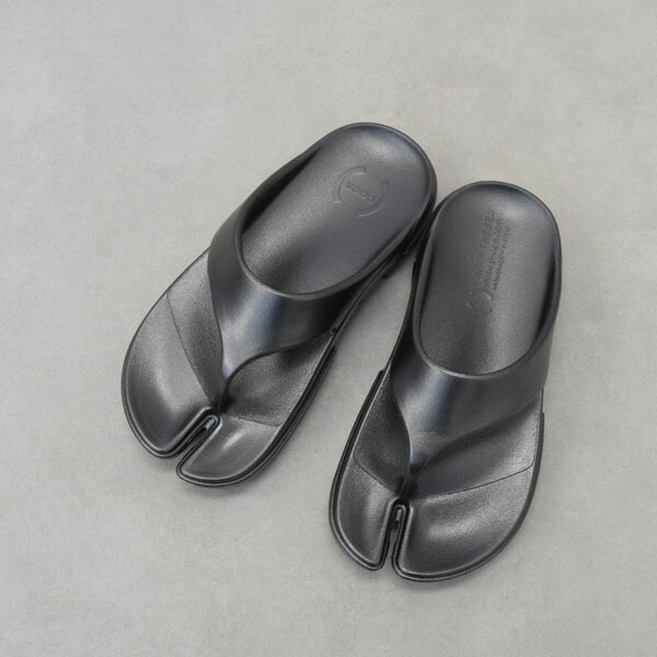 レディース PAES ペイズ Pnomenade PARENTHESES FLIP FLOP ニューリカバリーサンダル EVA トング KORIA発 韓国 サンダル　足袋サンダル BRONZE 0125110078