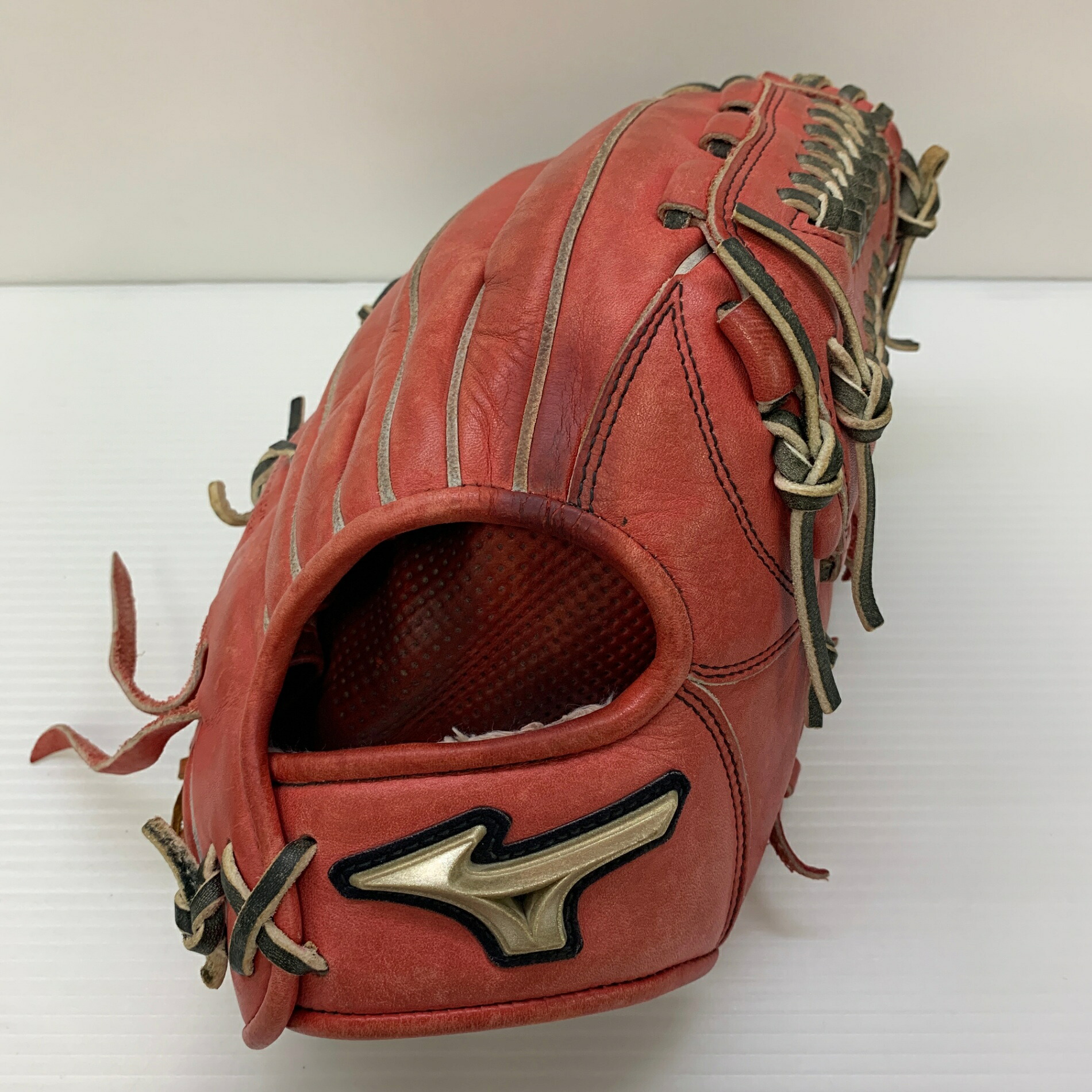 ミズノ MIZUNO グローバルエリート 軟式 大人 一般 内野手用 グローブ グラブ 右投げ 1AJGR26500 中古品 野球 6359|ピンチヒッター
