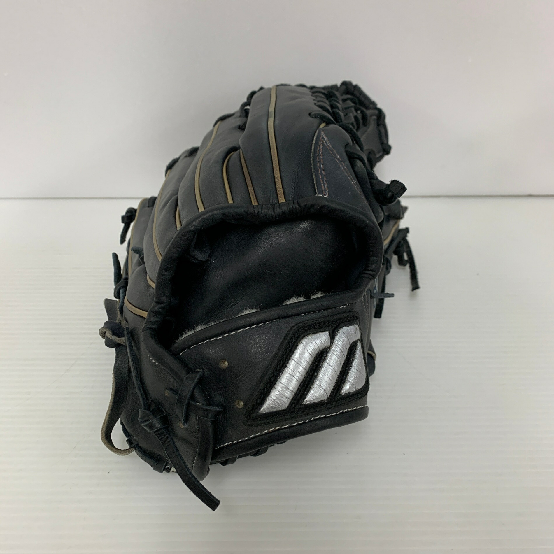 ミズノ MIZUNO イチロー真似形 ビッグM 育てる印 軟式 成年者 原則として 外野手手用 地球儀 グローブ 右投げ  中古品  ベイスボール 7715
