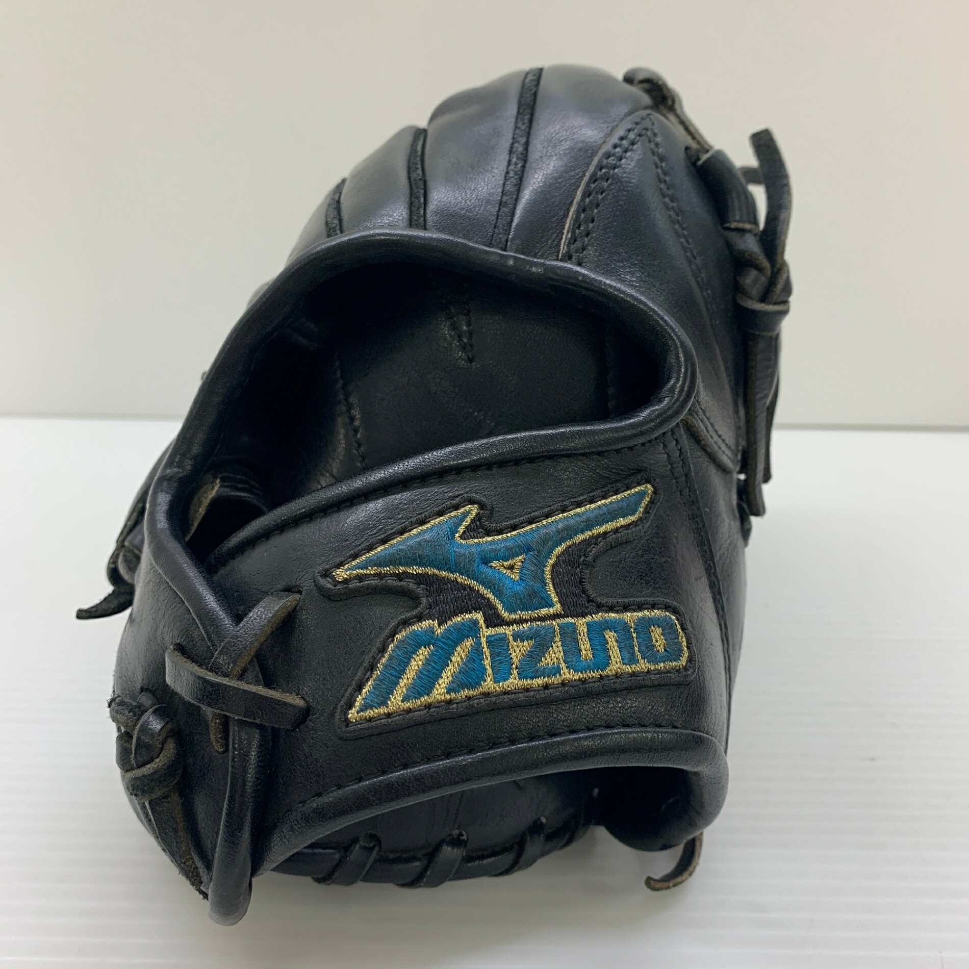 ミズノ MIZUNO ビューリーグ FORGAID 硬式 成年者 原則として 内野手手用 地球儀 グローヴ 右投げ 2GW16130 中古品  ベイスボール 7873