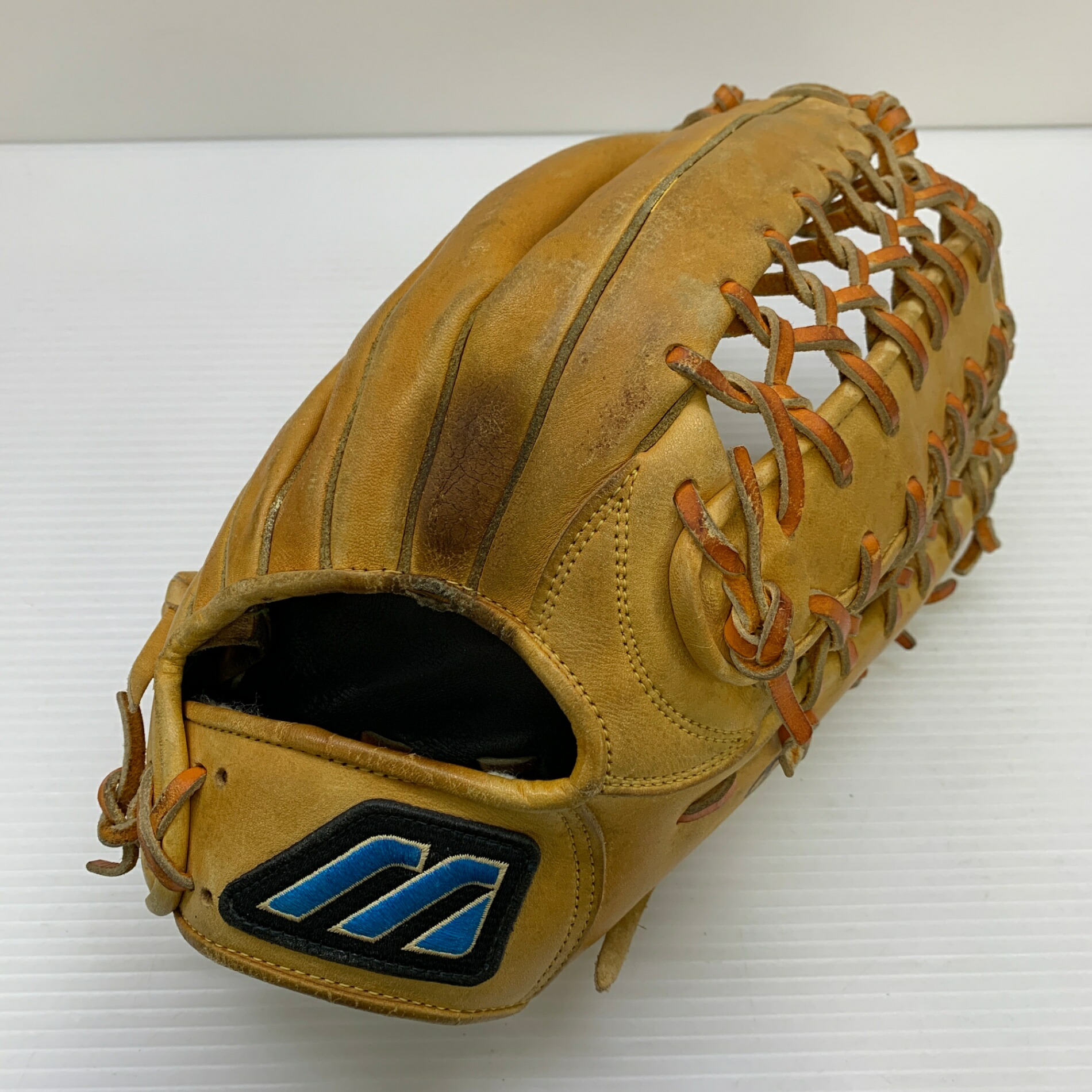 ミズノ MIZUNO ビューリーグ 軟式 成年者 原則として 外野手手用 地球儀 グローヴ 右投げ 2GN30107 中古品  ベイスボール 7940
