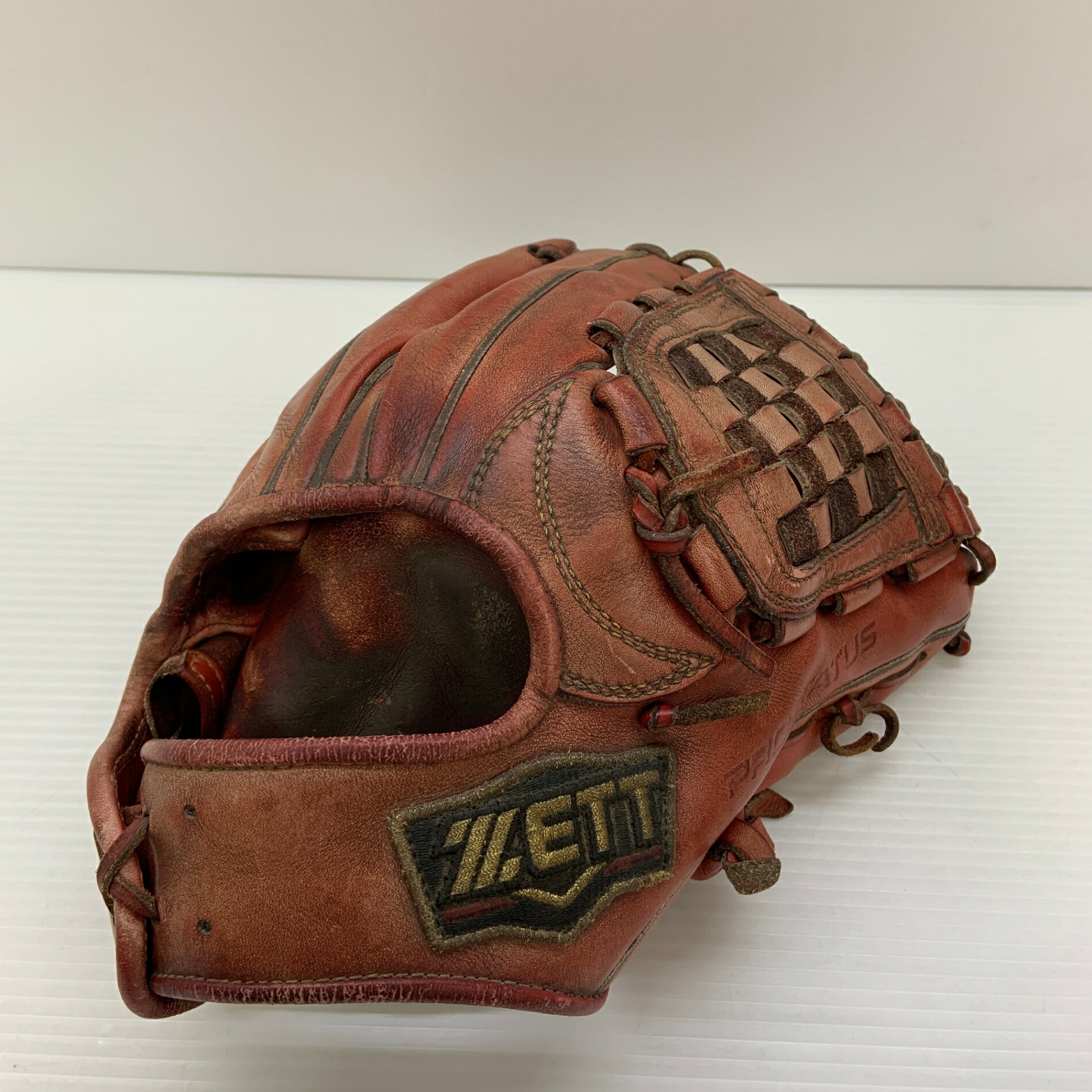 ゼット ZETT プロステイタス 硬式 成年者 原則として 内野手手用 地球儀 グローヴ 右投げ BPROG560 中古品  ベイスボール 8007