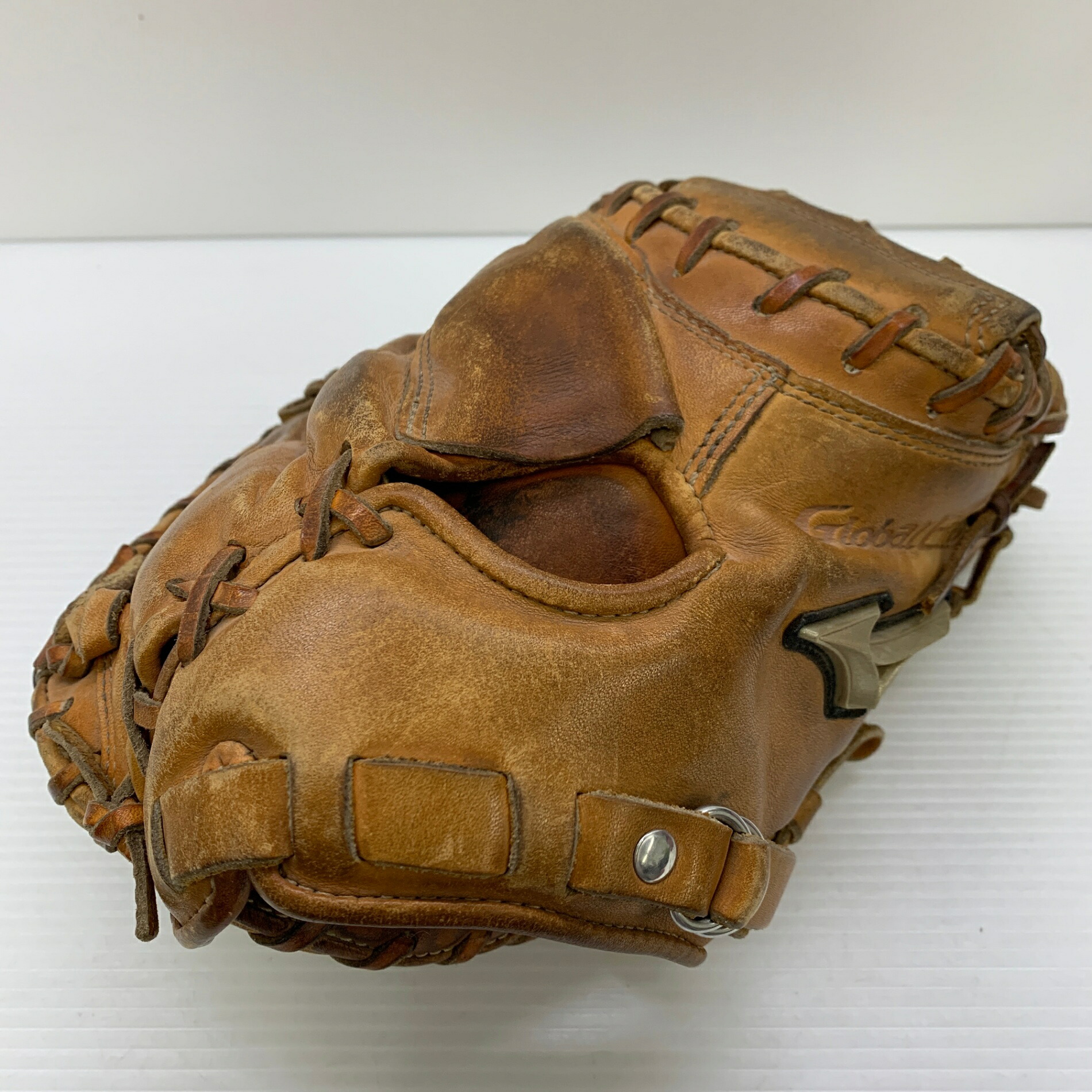 ミズノ MIZUNO 世界的エリート 硬式 成年者 原則として 捕手グローヴ キャッチャー 地球儀 グローヴ 右投げ 1AJCH18310 中古品  ベイスボール 8168