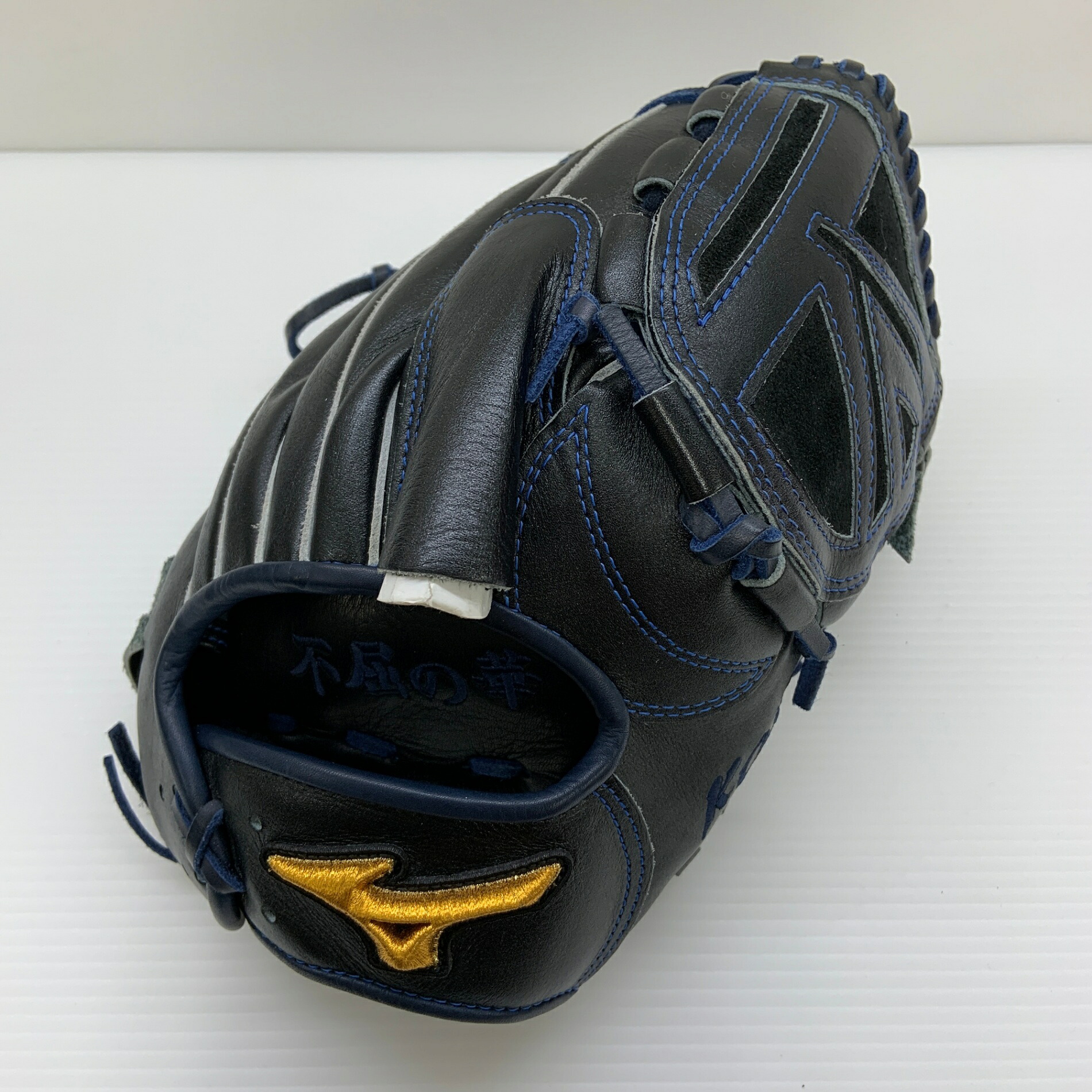 ミズノ MIZUNO ミズノプロ 硬式 大人 一般 投手用 グローブ ピッチャー グラブ 右投げ オーダー 中古品 グローブ袋付き 野球 8199｜ピンチヒッター