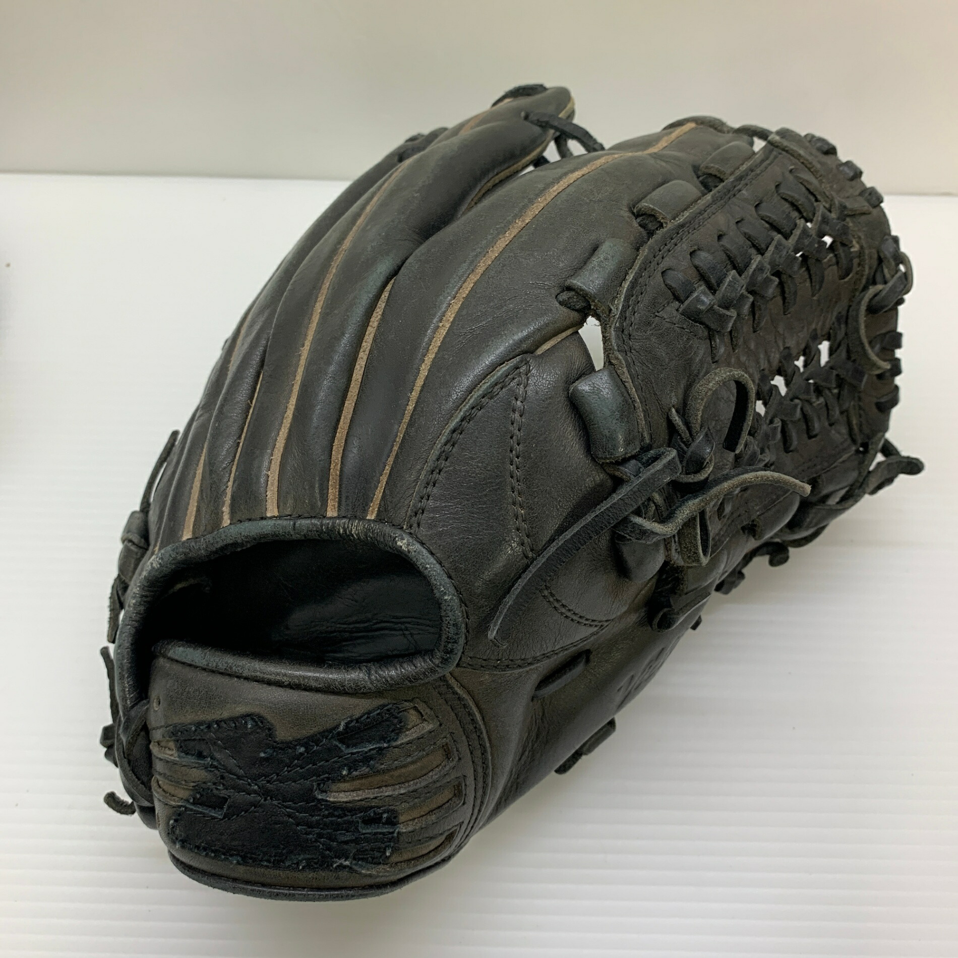 ミズノ MIZUNO 白星高座 ソフトボール用 成年者 原則として 内野手手用 地球儀 グローヴ 右投げ 2GS50100 中古品  ベイスボール 8294