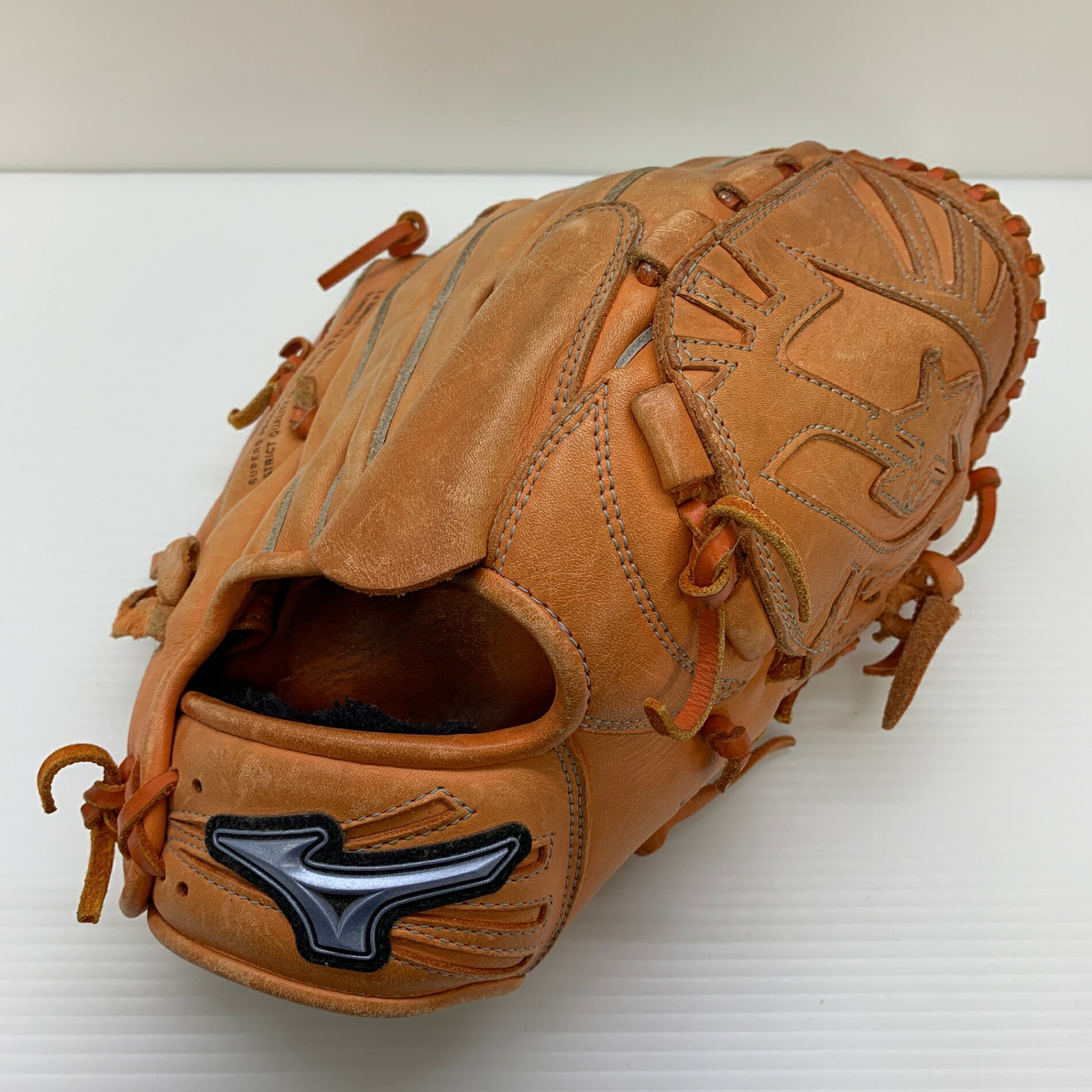 ミズノ MIZUNO ダイアモンドアビリティクロス 軟式 成年者 原則として ピッチャー用 地球儀 水さし グローヴ 右投げ 1AJGR18601 中古品  ベイスボール 8303