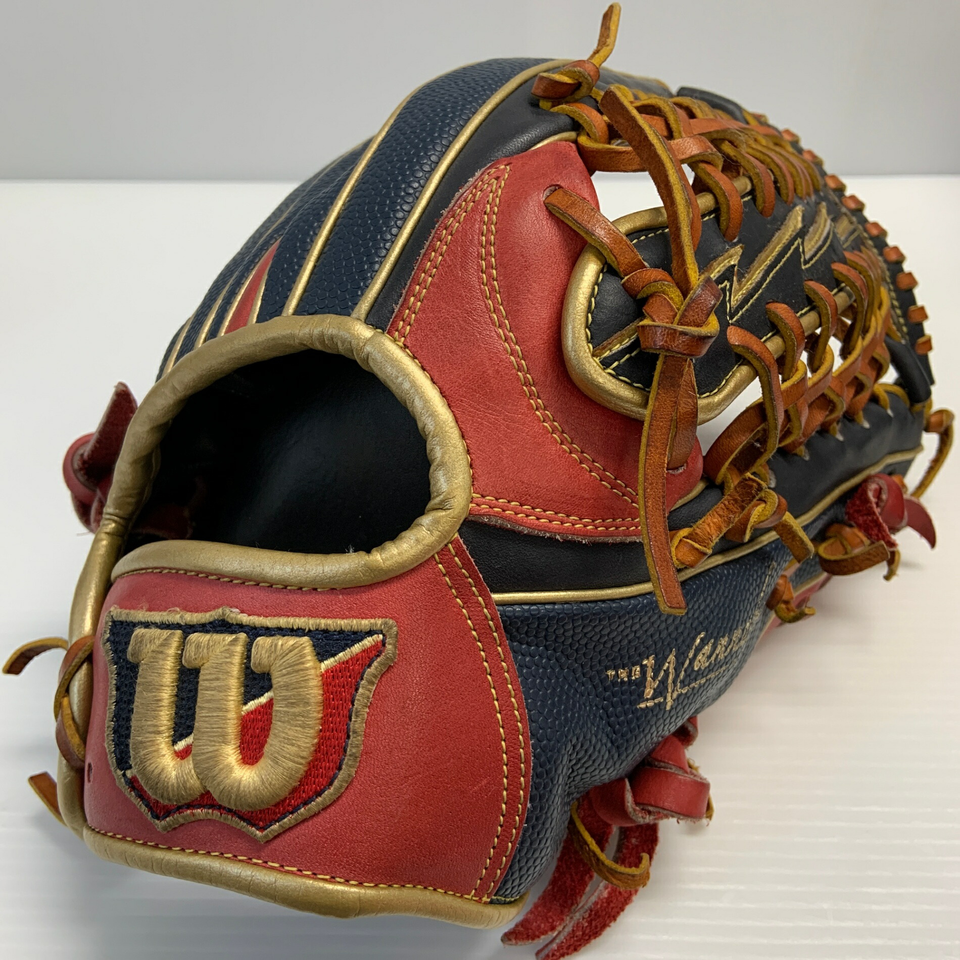 ウィルソン Wilson ワナビーヒーロー 軟式 成年者 原則として 外野手手用 地球儀 グローヴ 右投げ RHED8F 中古品  ベイスボール 8331
