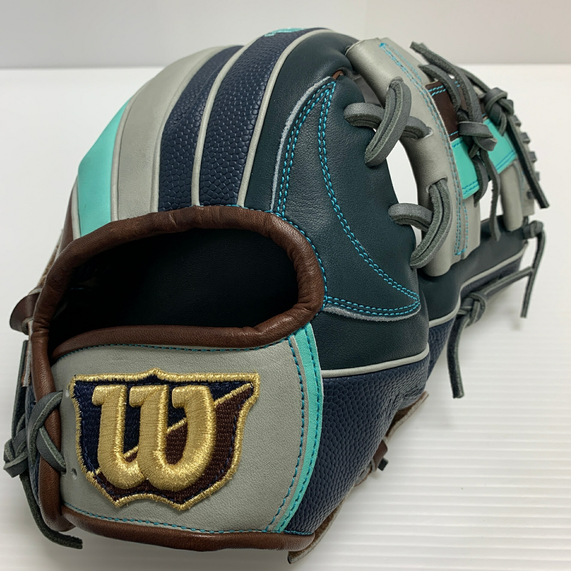 ウィルソン Wilson ワナビーヒーロー RHX87H 軟式 成年者 原則として 内野手手用 地球儀 グローヴ 右投げ  中古品  ベイスボール 8394