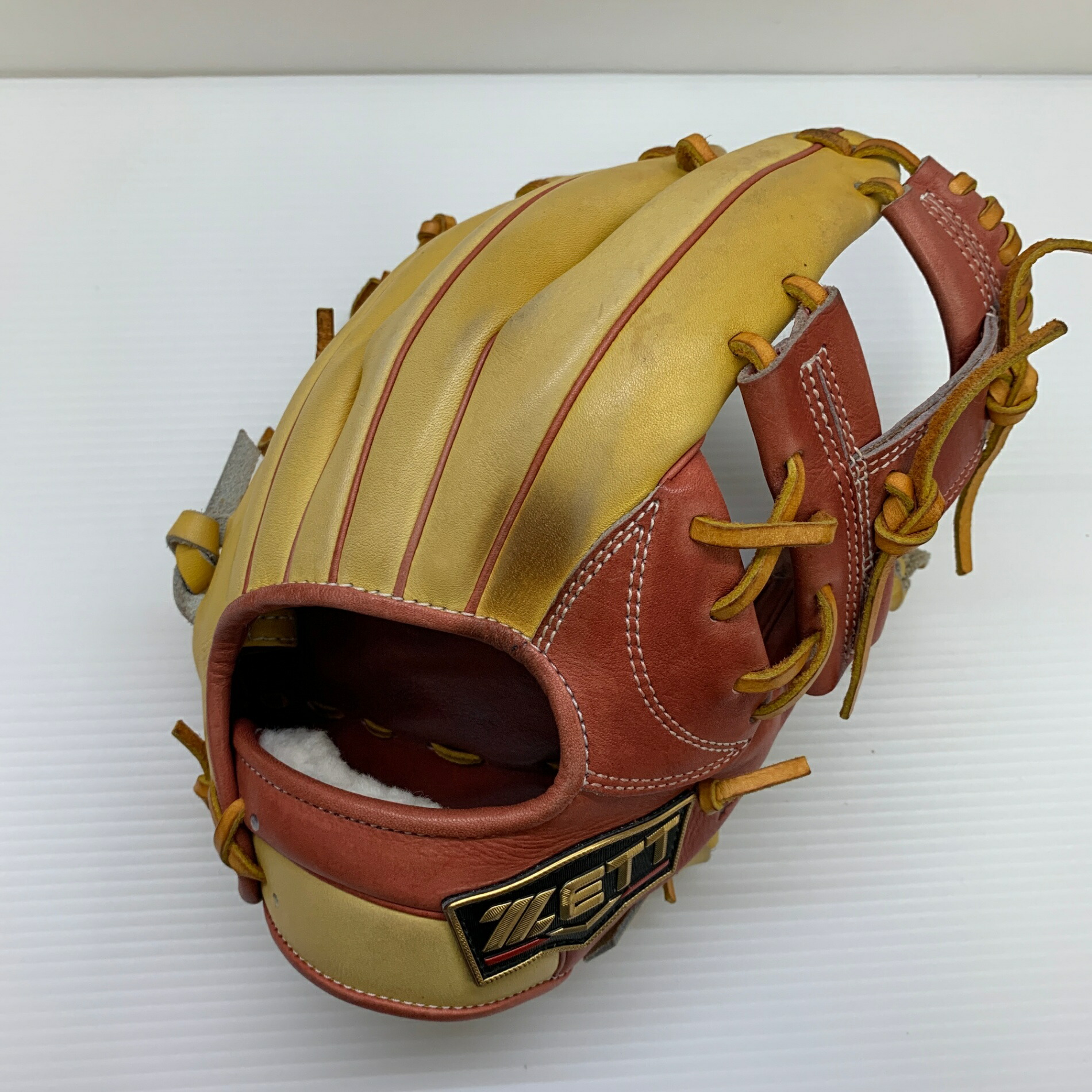 ゼット ZETT プロステイタス PROSTATUS BRGB30266W 軟式 成年者 原則として 内野手手用 地球儀 グローヴ 右投げ  中古品  ベイスボール 8415