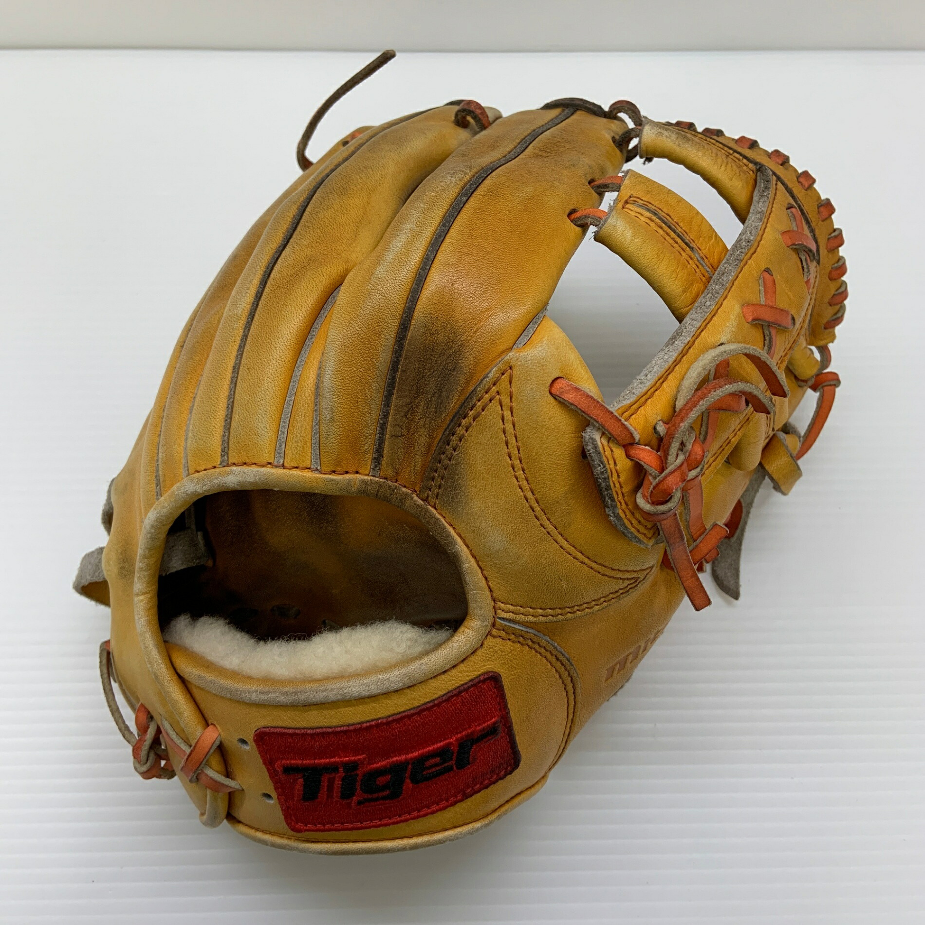 ミツワタイガー 美津和タイガー 硬式 大人 一般 内野手用 グローブ グラブ 右投げ 中古品 野球 8508｜ピンチヒッター