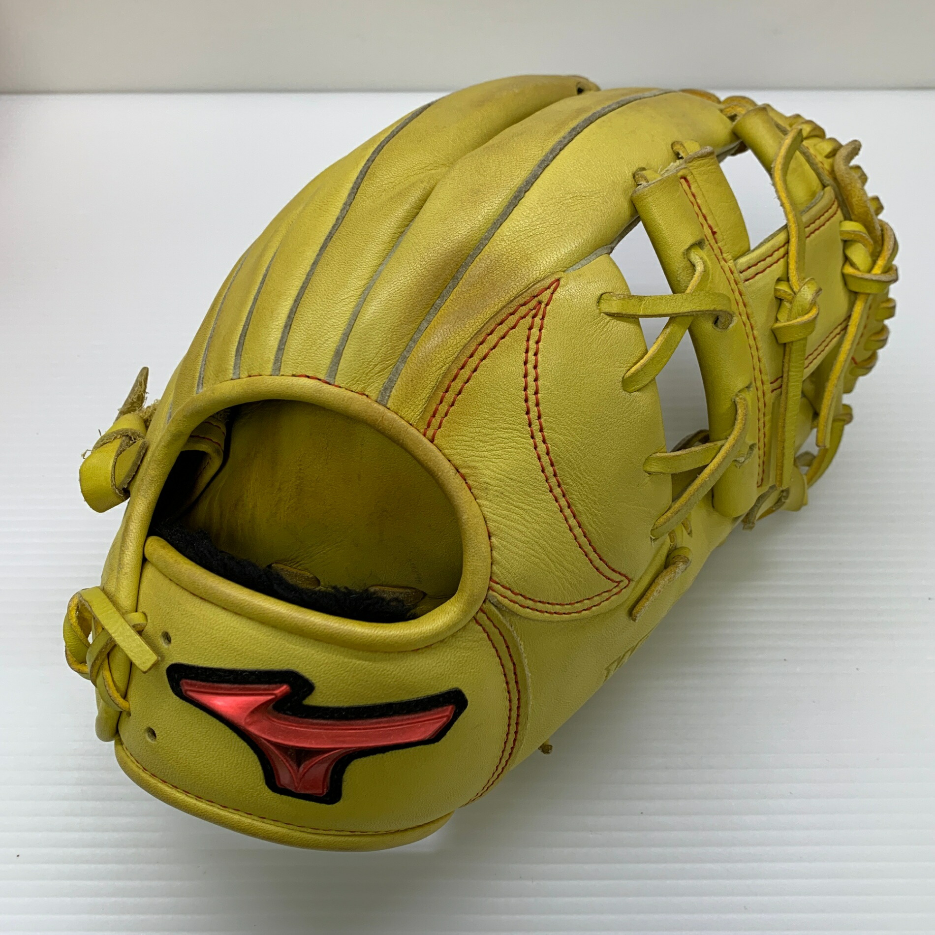 ミズノ MIZUNO ウィルドライブ 1AJGS27823 ソフトボール用 成年者 原則として 内野手手用 地球儀 グローヴ 右投げ  中古品  ベイスボール 8557