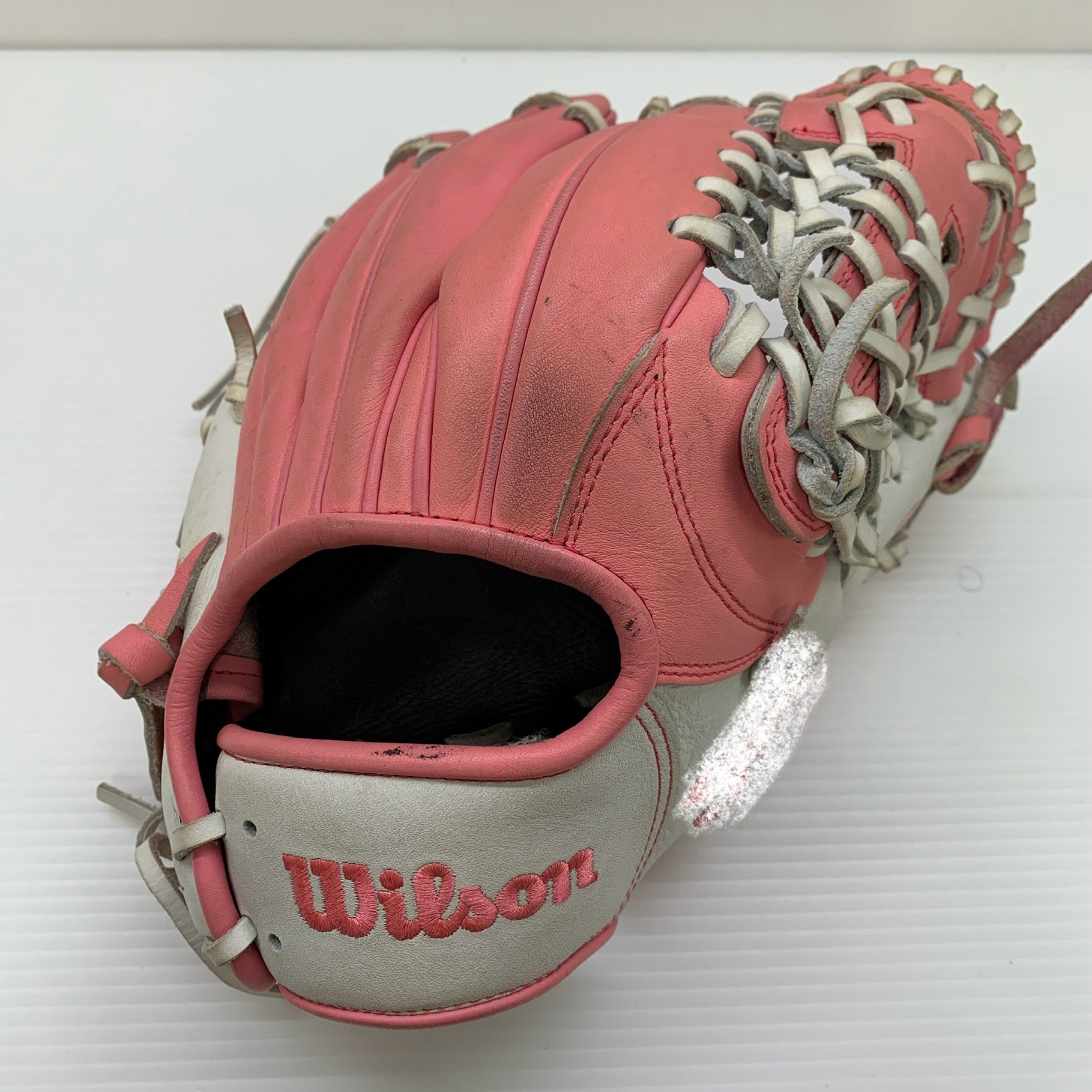 ウィルソン Wilson RGTKHL 軟式 成年者 原則として オールラウンド 地球儀 グローブ 右投げ  中古品  ベイスボール 8701