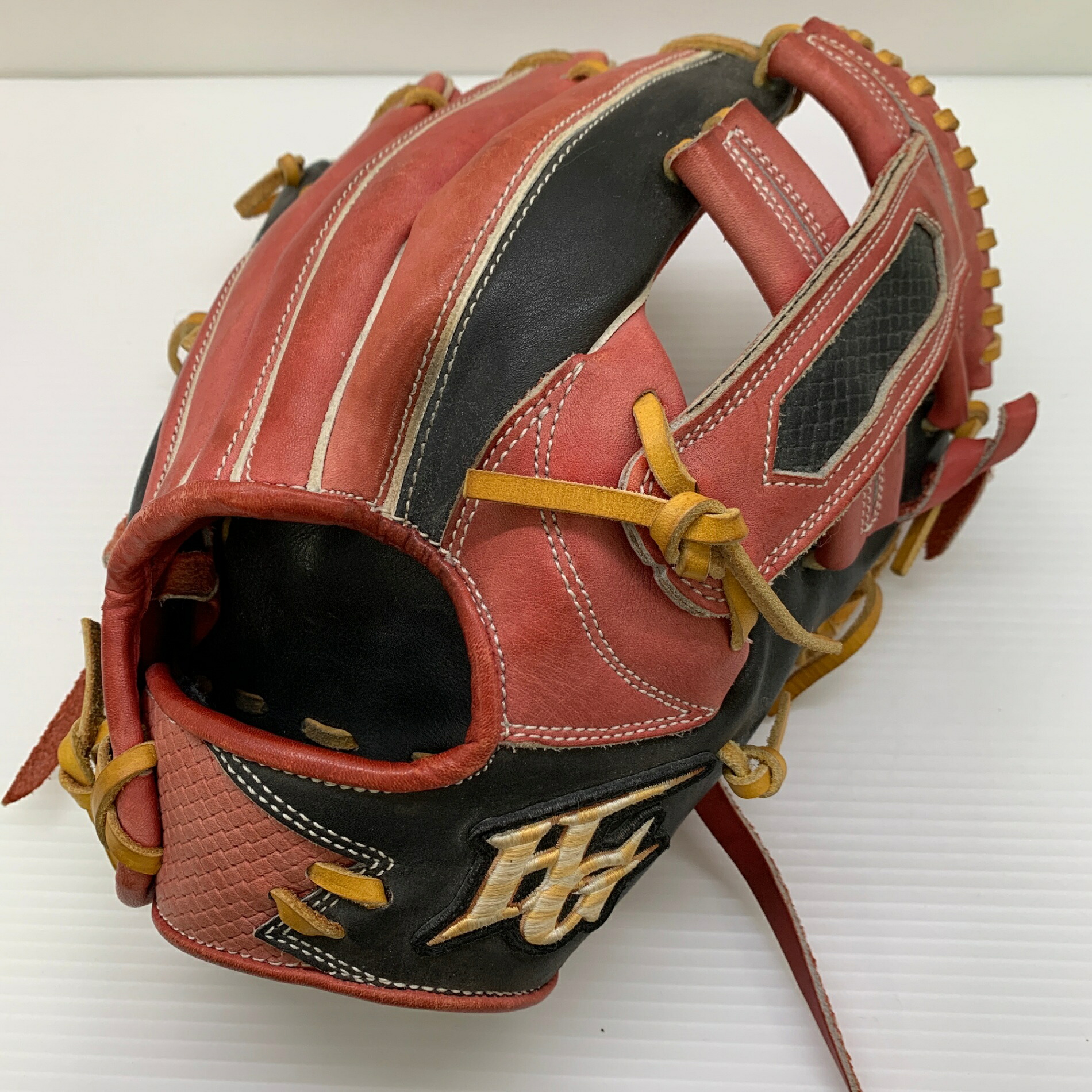 御機嫌ゴールド HI-GOLD 職業的 硬式 成年者 原則として 内野手手用 地球儀 グローヴ 右投げ 購入注文 中古品  ベイスボール 8702