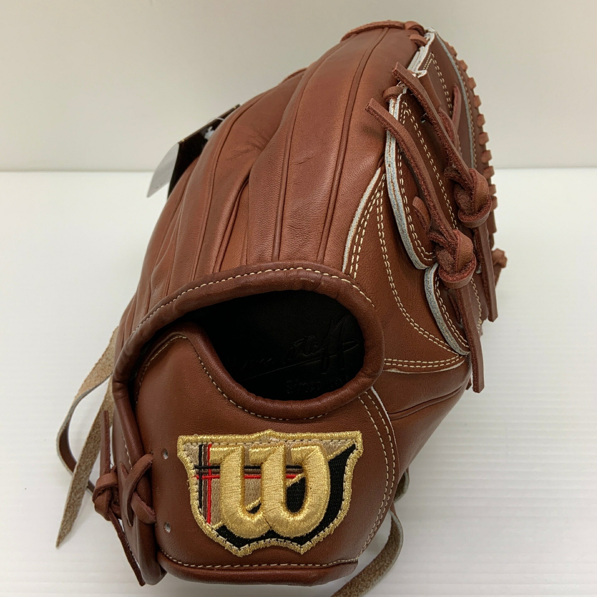 ウィルソン Wilson WBW103692 硬式 成年者 原則として ピッチャー用 地球儀 水さし グローヴ 右投げ  引き舟付き添い人  ベイスボール 8735