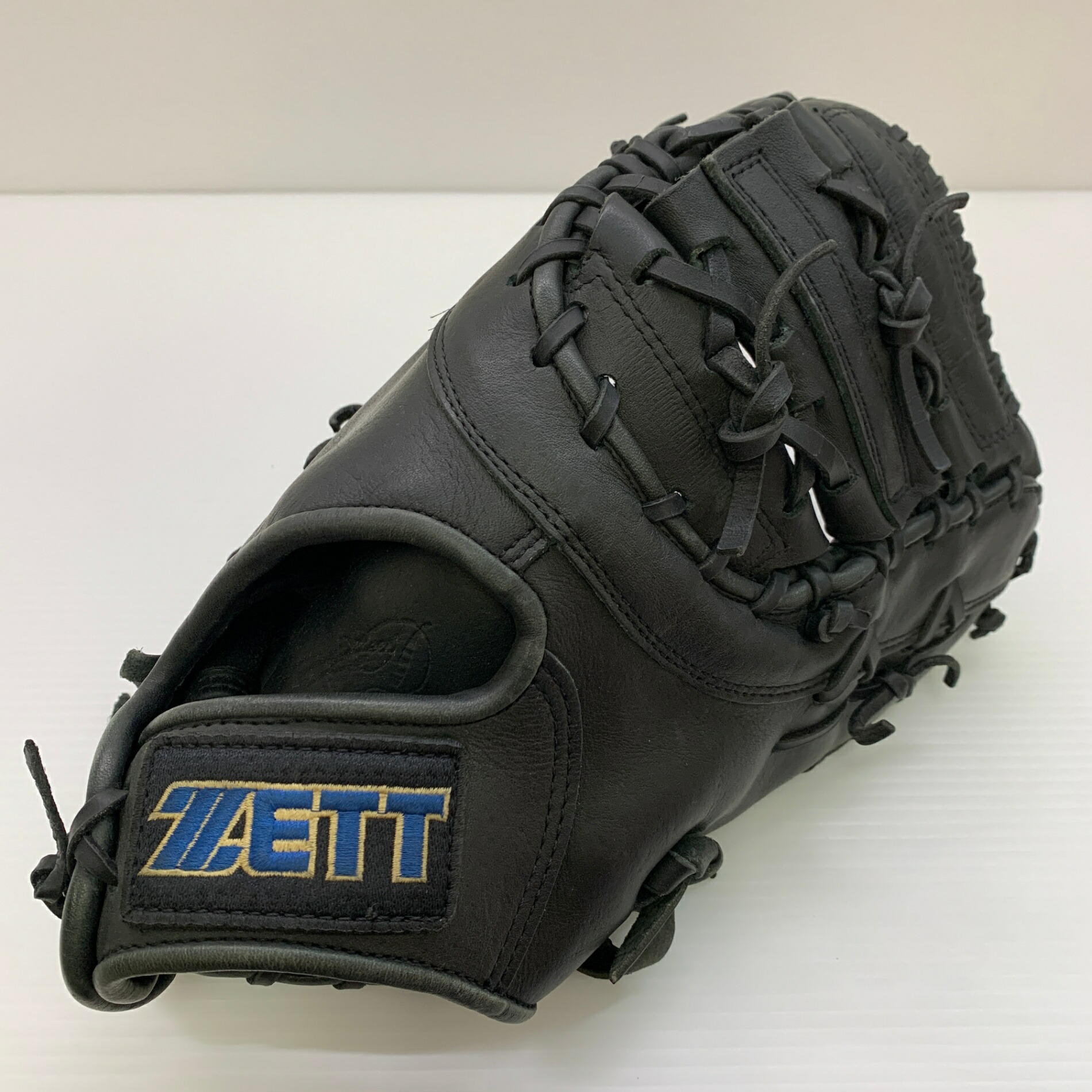 ゼット ZETT BRF33313 軟式 成年者 原則として 一塁手グローヴ 一塁手手 地球儀 グローヴ 右投げ  中古品  ベイスボール 8774