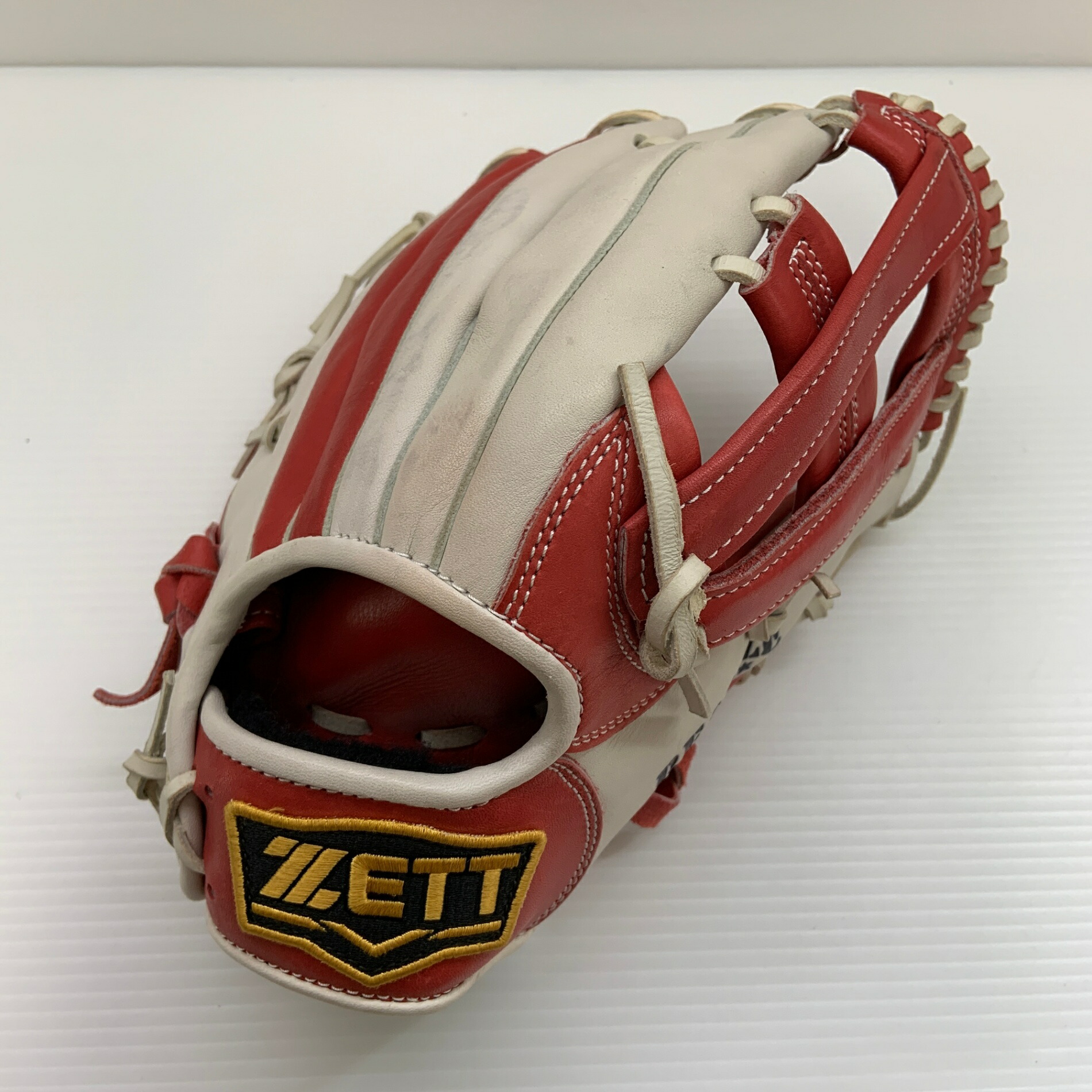 ゼット ZETT REALIZE series BSGB52410 ソフトボール用 成年者 原則として オールラウンド 地球儀 グローブ 右投げ  中古品  ベイスボール 8789