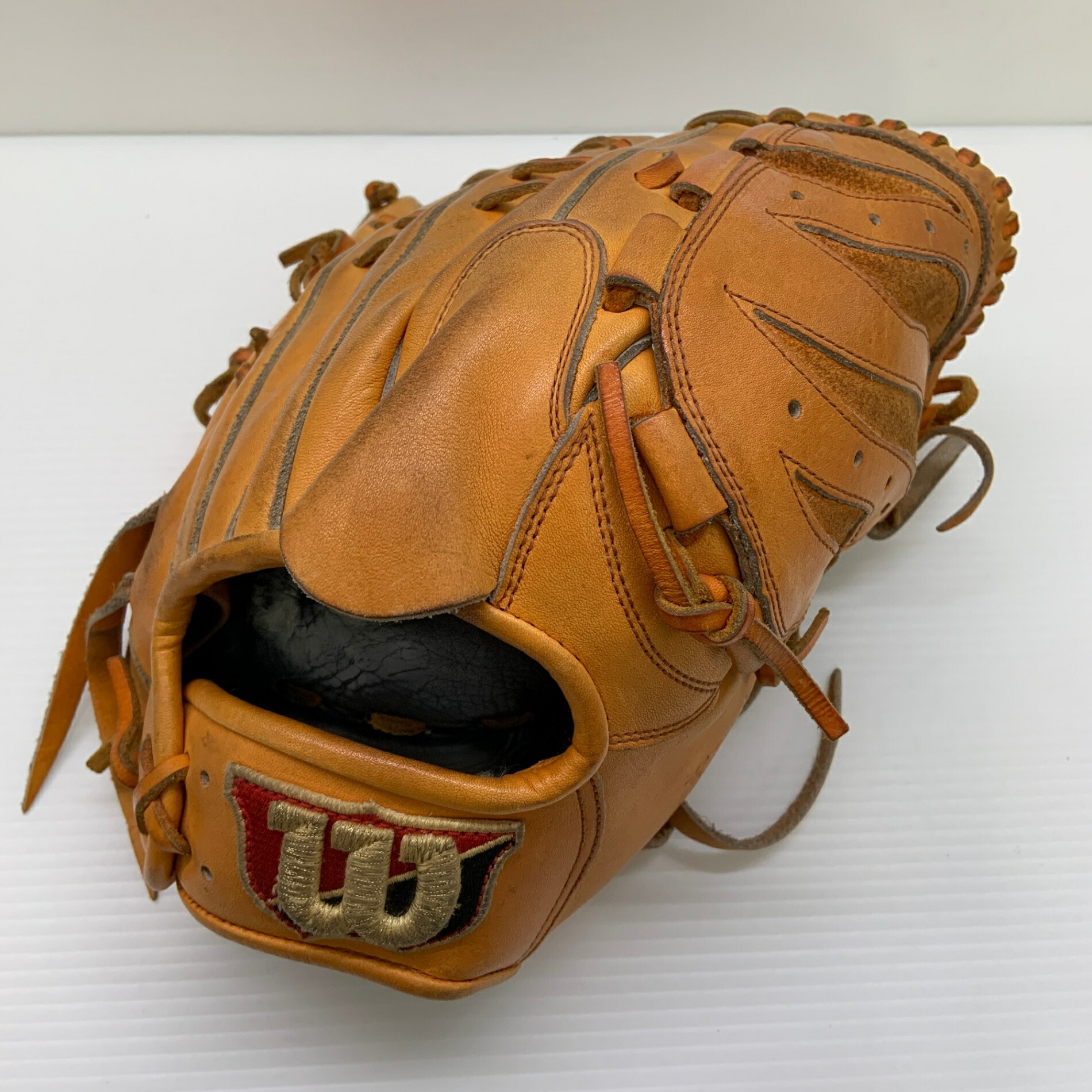 ウィルソン Wilson 第一義的科学研究所 REQ1WB 軟式 成年者 原則として ピッチャー用 地球儀 水差し グローヴ 右投げ  中古品  ベイスボール 8807
