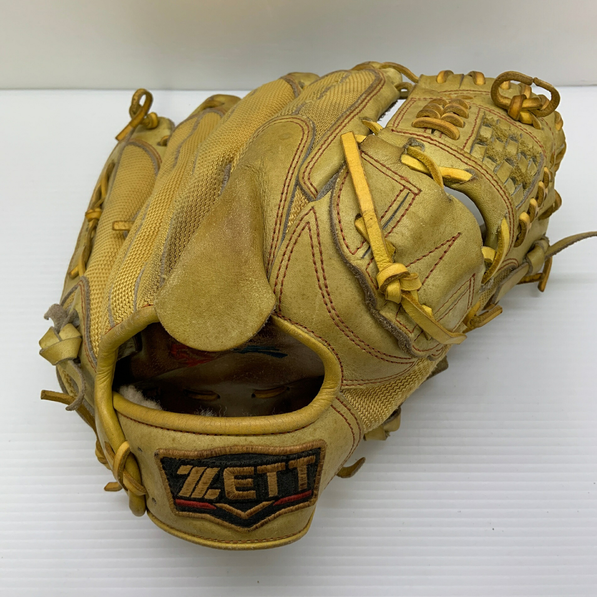ゼット ZETT プロステイタス PROSTATUS  硬式 成年者 原則として ピッチャー用 地球儀 水さし グローブ 右投げ 購入注文 中古品  ベイスボール 8819