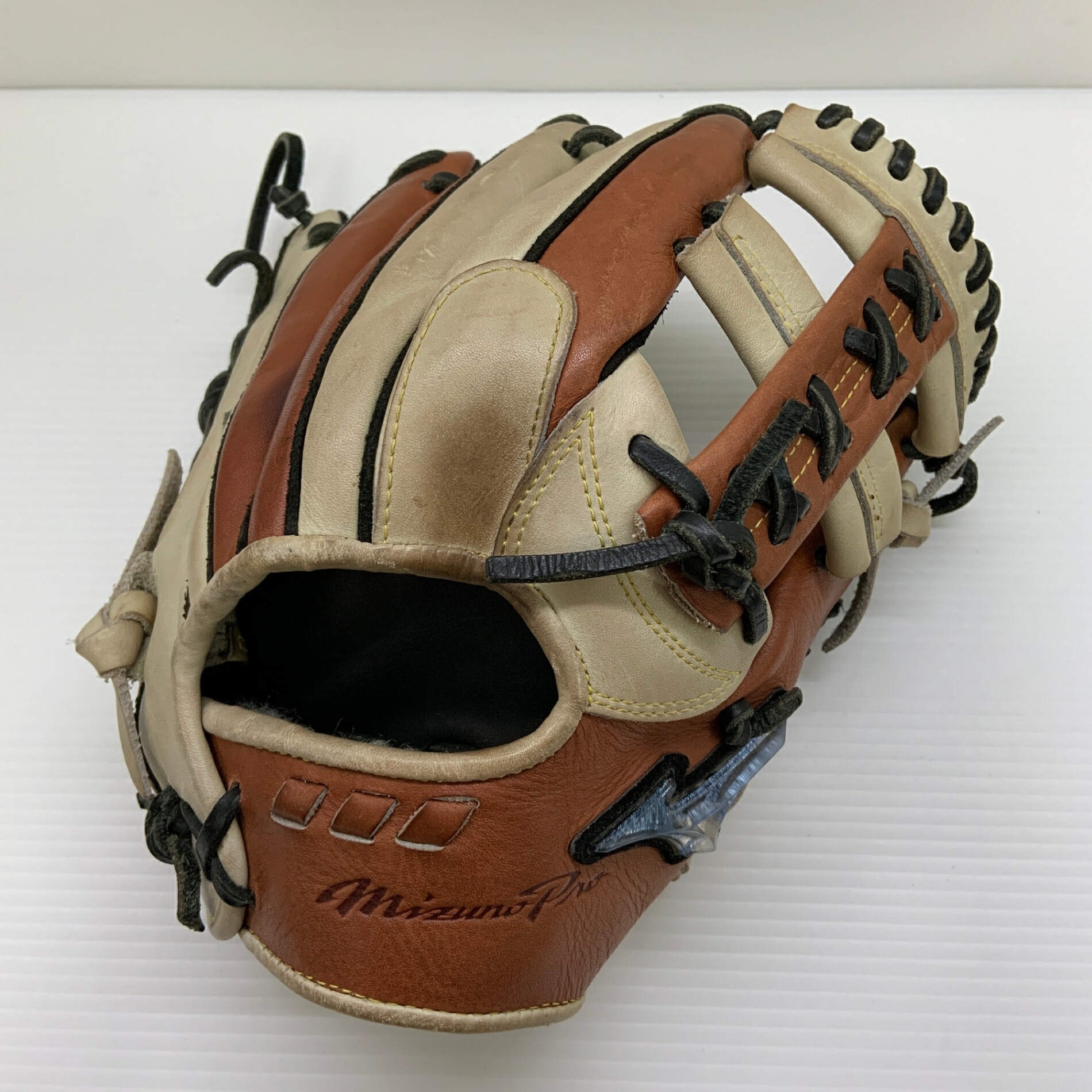 ミズノ MIZUNO ミズノ労働者階級 mizunopro 1AJGR98300 軟式 成年者 原則として 内野手手用 地球儀 グローヴ 右投げ  中古品  ベイスボール 8823