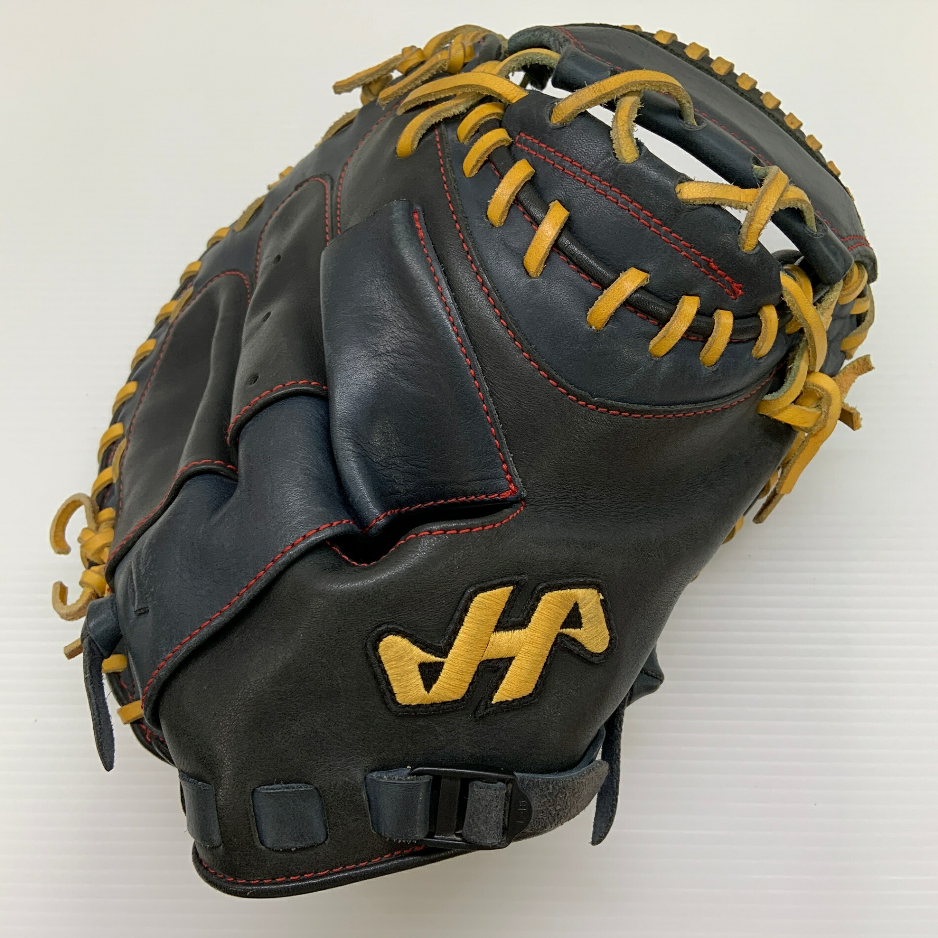 ハタケヤマ HATAKEYAMA PRO-M2 軟式 成年者 原則として 捕手グローブ キャッチャー 地球儀 グローブ 右投げ  中古品  ベイスボール 8834
