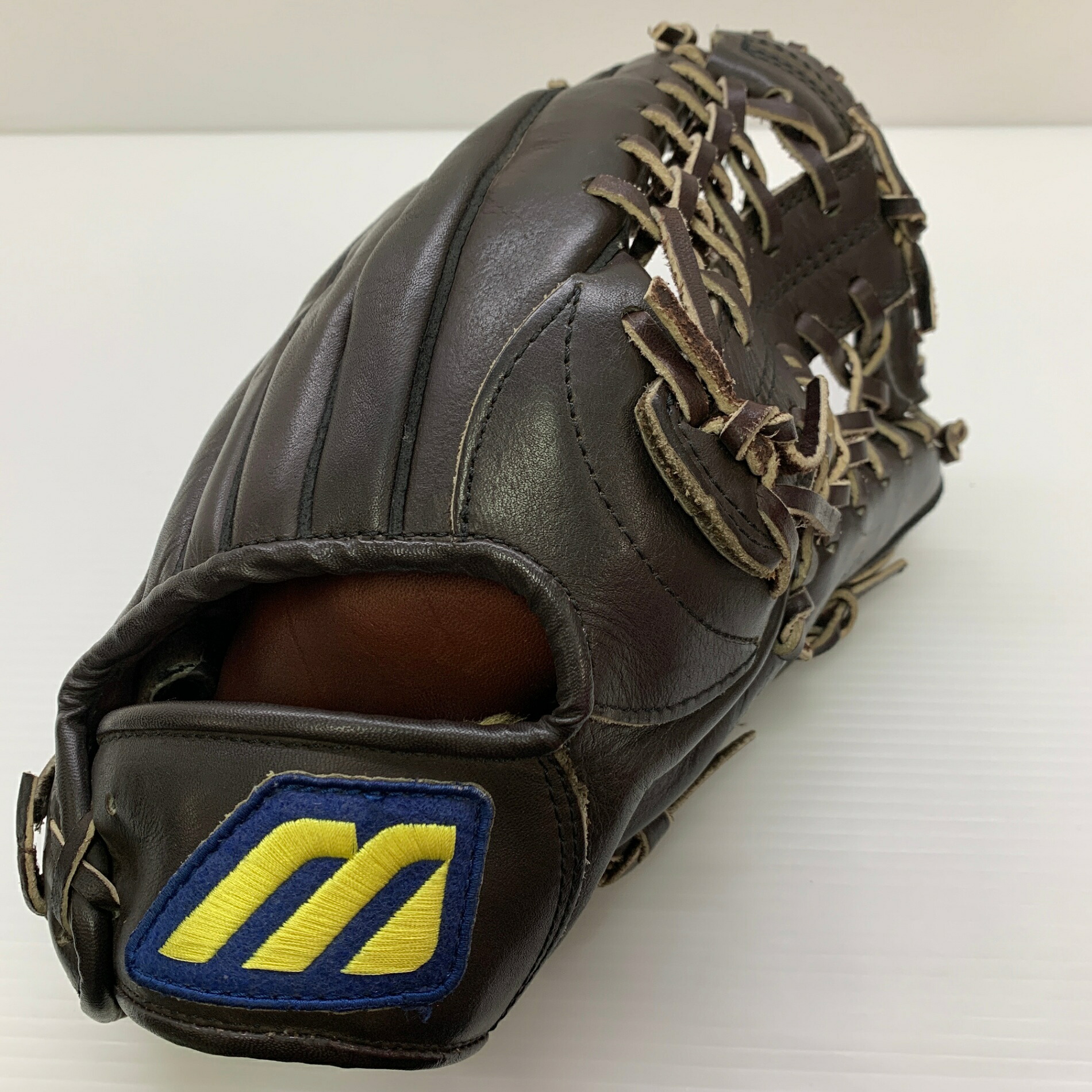 ミズノ MIZUNO VALOUR ビッグM 軟式 成年者 原則として オールラウンド 地球儀 グローヴ 右投げ  中古品  ベイスボール 8856