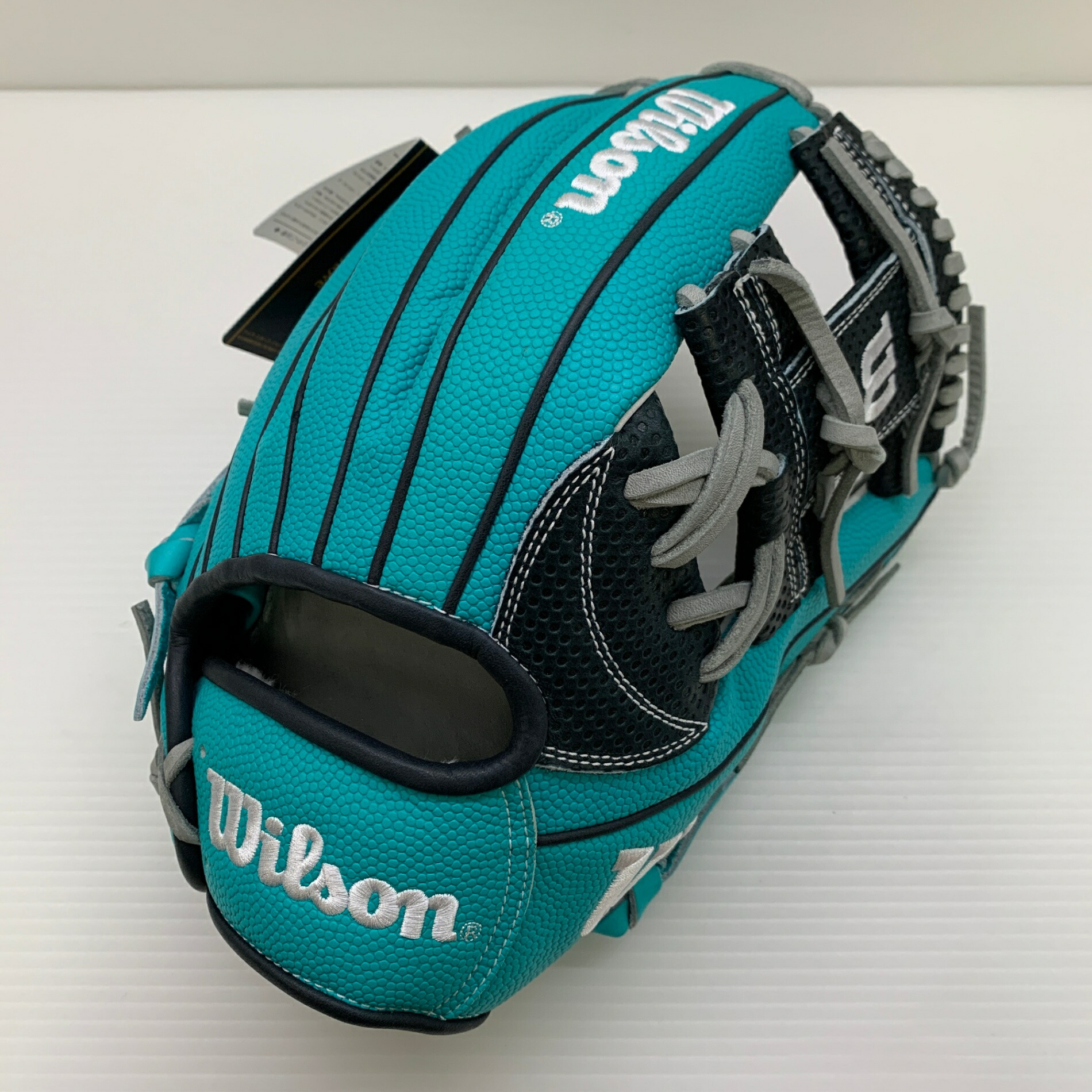 ウィルソン Wilson ワナビーヒーロー WBW103786 軟式 成年者 原則として 内野手手用 地球儀 グローヴ 右投げ  曳き船付き添い人  ベイスボール 8883