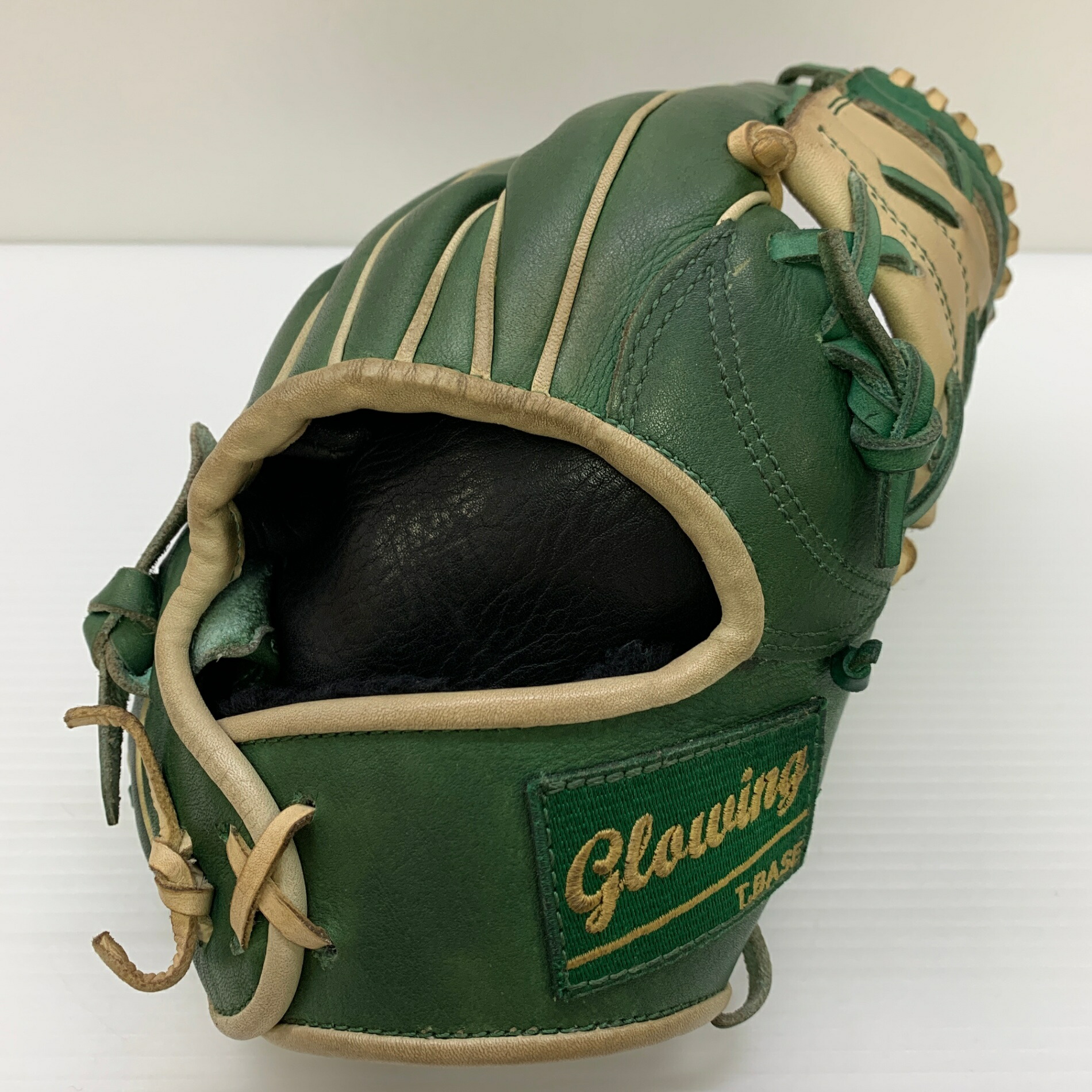 glowing 軟式 成年者 原則として 内野手手用 地球儀 グローヴ 右投げ  中古品  ベイスボール 8914