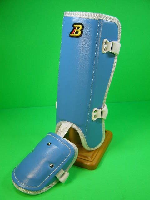 ベルガード BELGARD オーダーカラー 水色 ライトブルー×ホワイトヘリ FG912 プロ仕様合皮巻きタイプ フットガード ロングタイプ レッグガード 人気のカラーです！ 7,266円