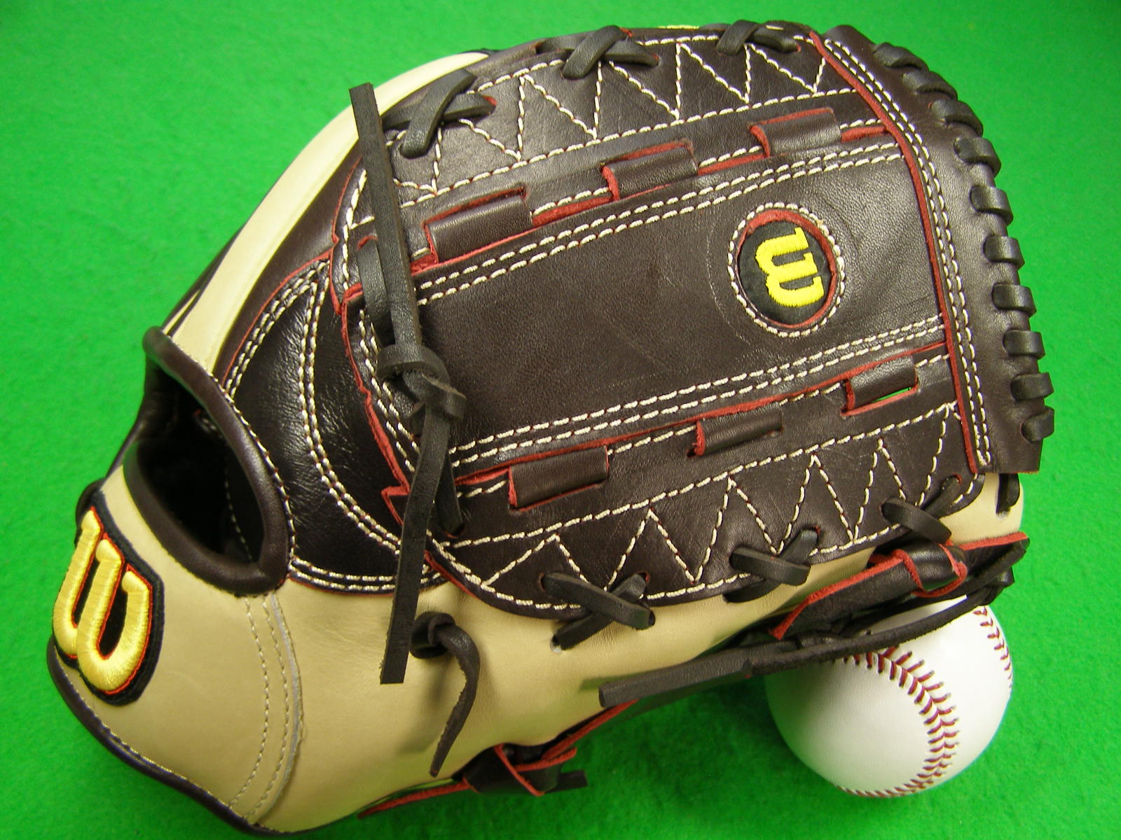 A2000 JL34 Jon Lester Game Model 12.5 Baseball Glove