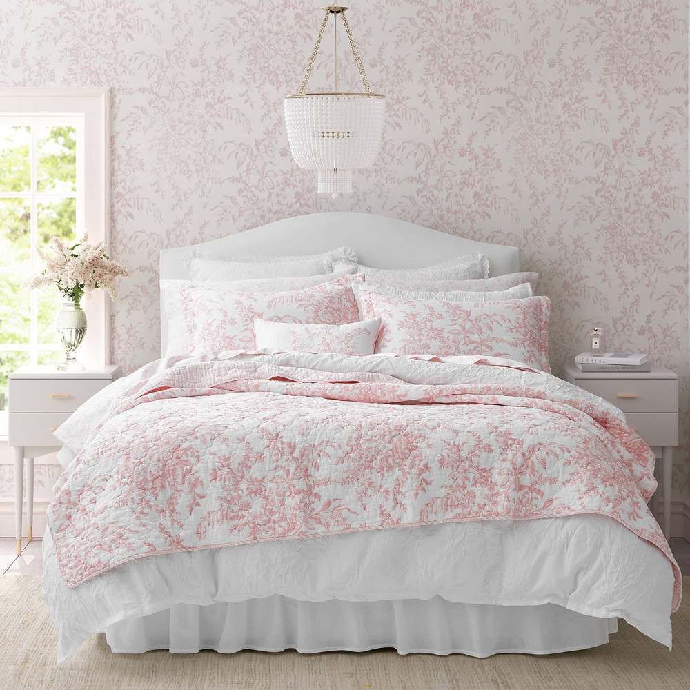 Laura Ashleyローラアシュレイ キング キルトセット リバーシブルコットン寝具 シャム付き 軽量オールシーズン対応ホームデコ (ベッドフォード ピンク, キング)