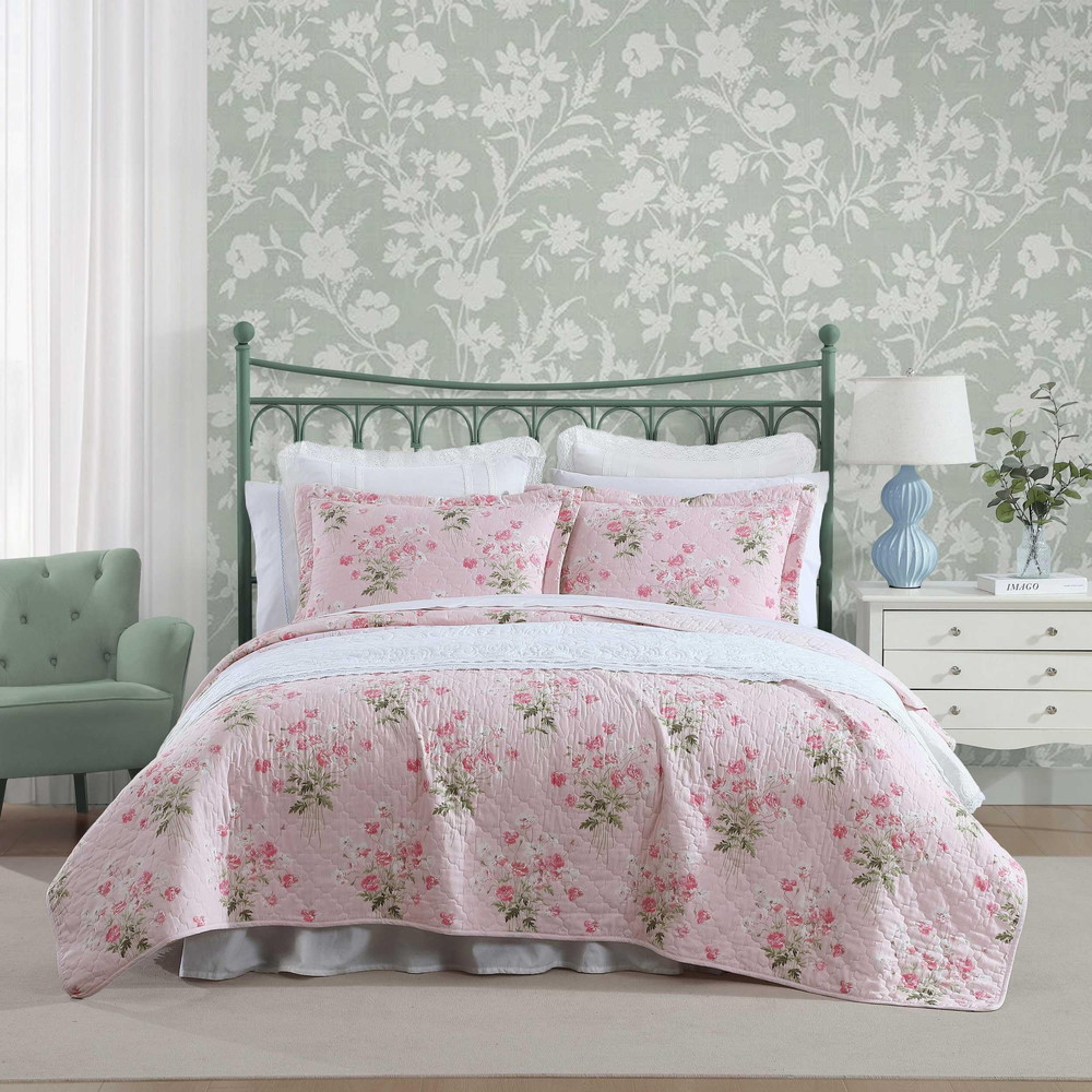 Laura Ashleyローラアシュレイ クイーンサイズ キルトセット リバーシブルプレミアム寝具 シャム付き 贅沢な柔らかさのフローラルホームデコ (ヴェロニカズブーケ ピンク, クイーンサイズ)｜Basqueバスク