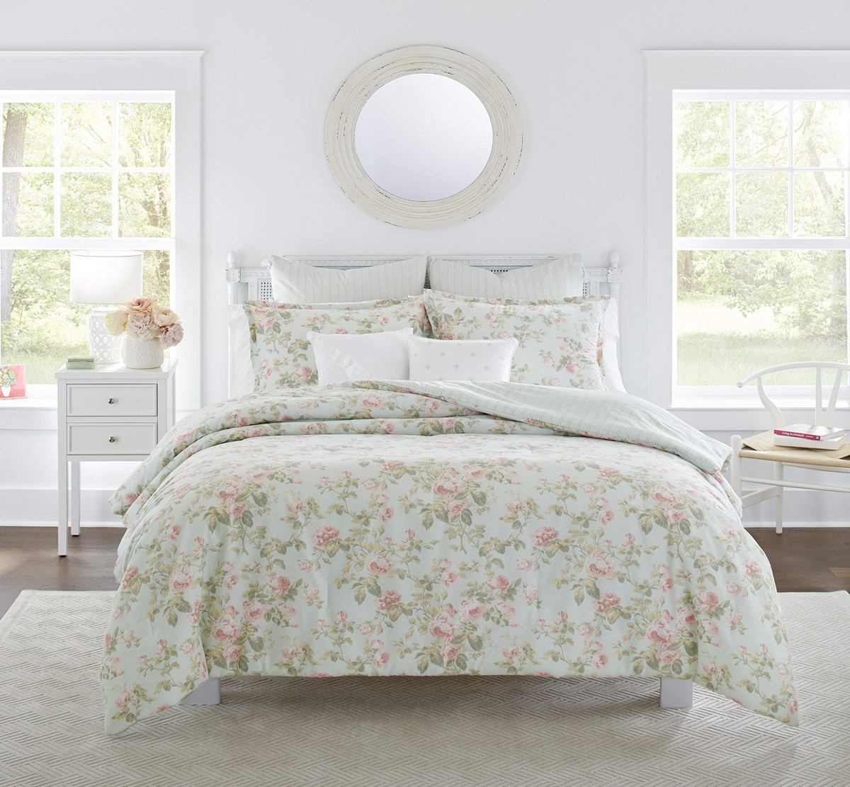 Laura Ashley Home キングサイズ コンフォーターセット Madelynn パステルブルー 花柄 リバーシブル