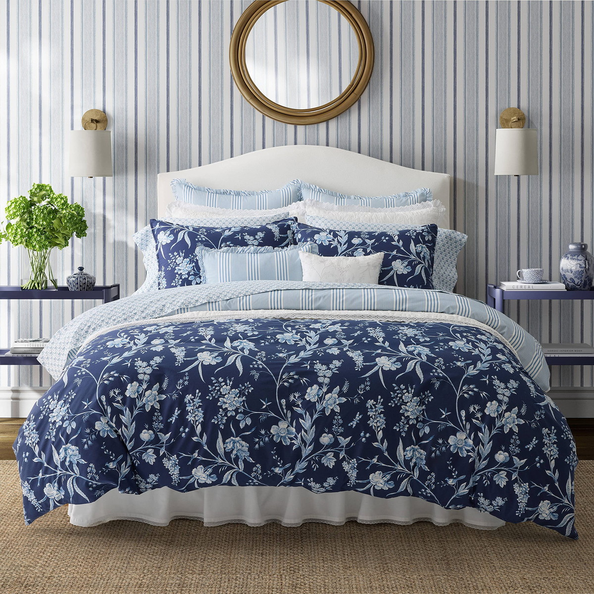 Laura Ashley クイーンサイズ コンフォーターセット ブルー トワル柄 リバーシブル 寝具 掛け布団 枕カバー