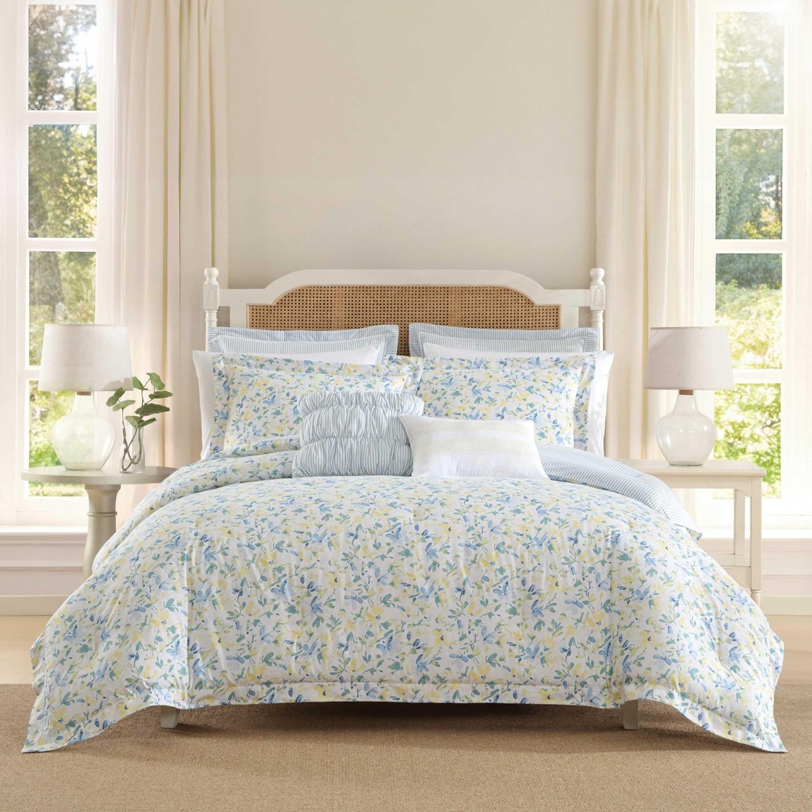 Laura Ashley コンフォーターセット Nora Blue 寝具 花柄 リヴァーシブル 今めかしい 布団取りまかなう