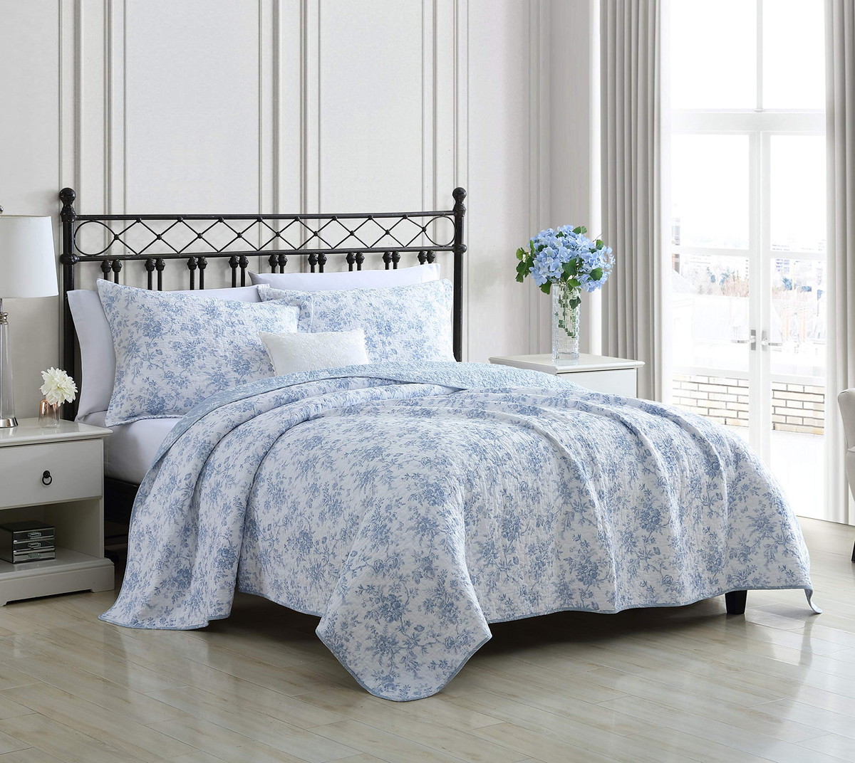Laura Ashley セミダブル/クイーン兼用 キルトセット Walled Garden Blue 花柄 ベッドカバー 枕カバー付き 通年使用可能