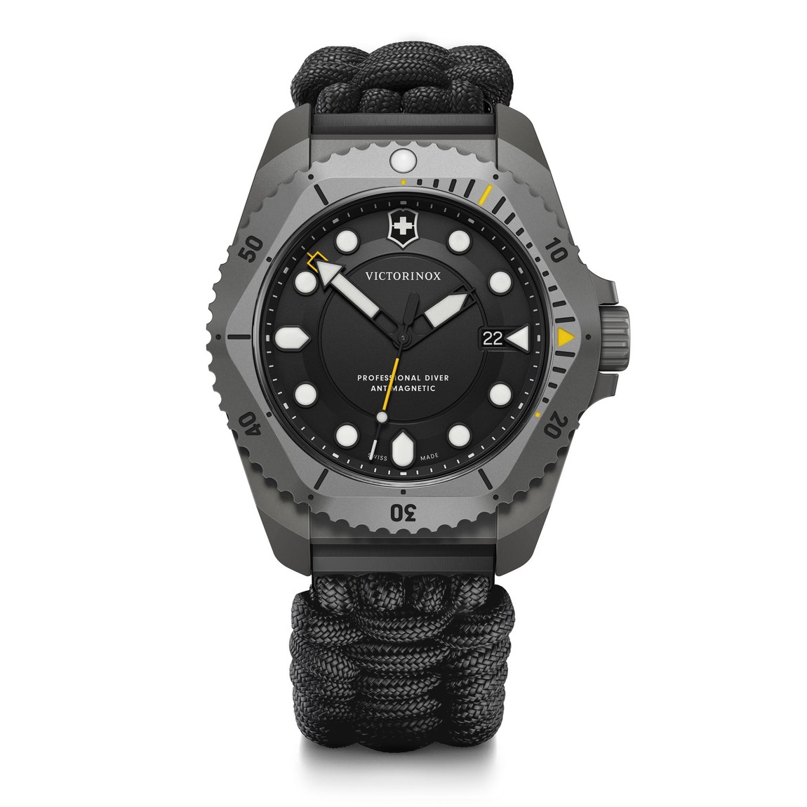 Victorinox Dive Pro Quartz 腕時計 ブラック文字盤 チタンケース ブラックパラコードストラップ メンズ 43mm 241993.1｜Basqueバスク