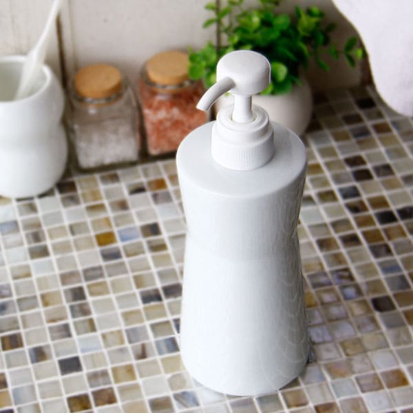楽天市場 シャンプーポンプ ホワイトガーデン シャンプーボトル シャンプーディスペンサー ボトル ソープボトル 詰め替え用 詰め替えボトル 詰替え ボトル 容器 シャンプー リンス 詰替え おしゃれ かわいい ホワイト 白 滑り止め あす楽 入浴剤とお風呂の