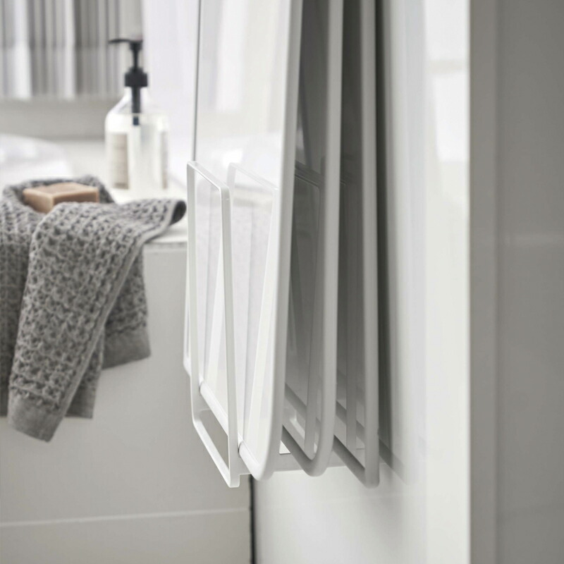 楽天市場 風呂ふた収納 乾きやすいマグネット風呂蓋スタンド タワー Tower ホワイト ブラック モノトーン 5085 5086 風呂ふた 風呂フタ お風呂のふた 組み合わせ シャッター ホルダー ラック フック 壁 マグネット 磁石 シンプル Yamazaki 山崎実業 タワーシリーズ