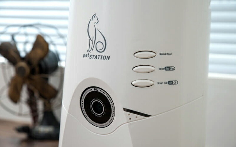 着後レビューで選べる特典 Petstation ペットステーション ペットフードディスペンサー 給餌器 遠隔操作 カメラ ビデオ通話 静止画 動画 録画 コミュニケーション デバイス 専用アプリ 衛生的 犬 にゃんにゃん 生活 家電 インテリア Tradexcompany Com