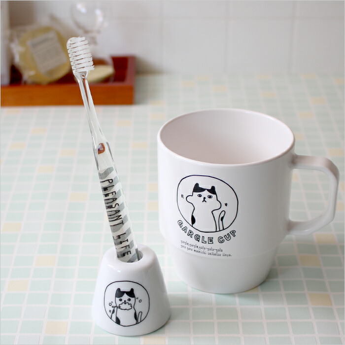 楽天市場 着後レビューで今治タオル他 ネコ サニタリーグッズ 3点set ネコ イラスト 手書き風 歯ブラシホルダー コップ ハンドソープディスペンサー スタンド タンブラー マグ カップ 詰め替え 容器 猫 ねこ Cat キャット おしゃれ 日本製 Bath Room バスルーム