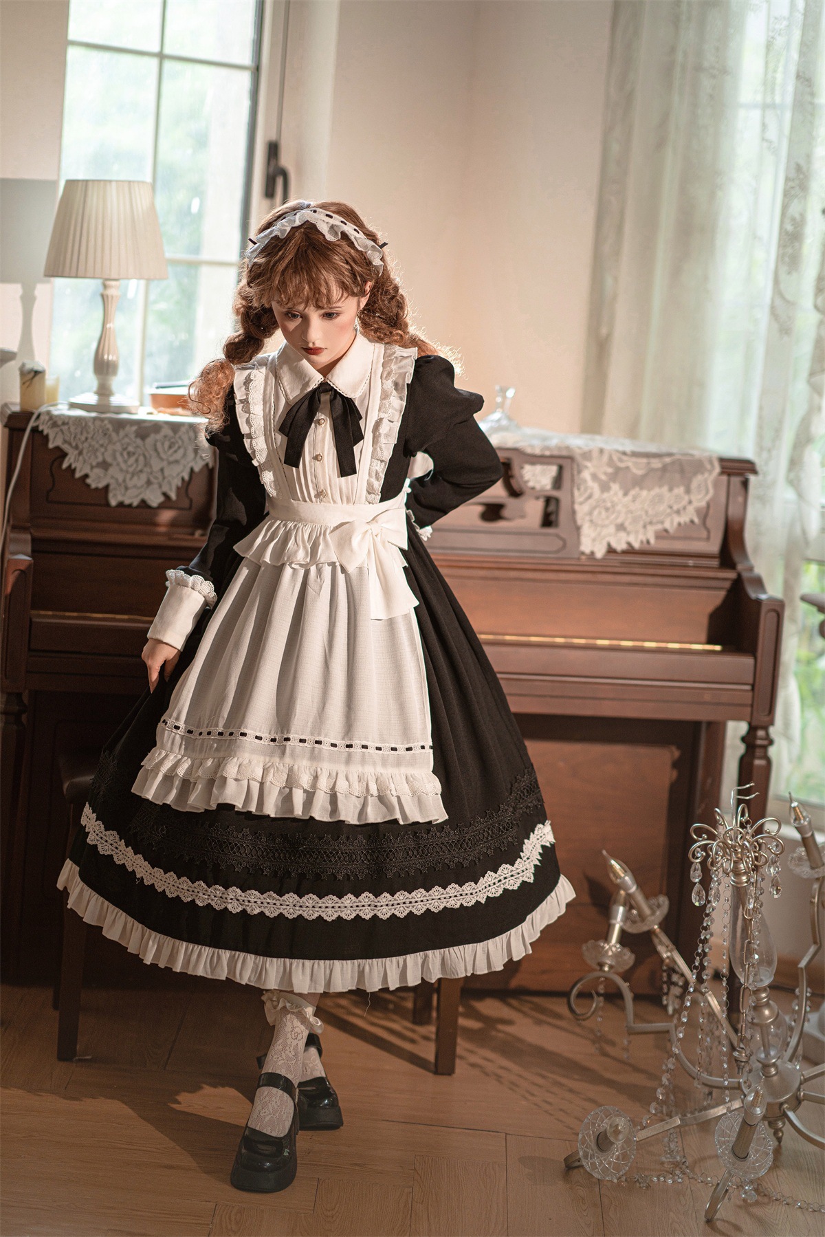 コスプレ メイド服 黒 ブラック 白 ホワイト 華やか メイド 豪華セット レディース ロリータ ワンピース ロリィタ メイド服 ロング クラシック コスプレ ゴシック ゴスロリ おとぎの国 日常 イベント 衣装 ベール ヘッドドレス 首飾り セット ドレス 小悪魔