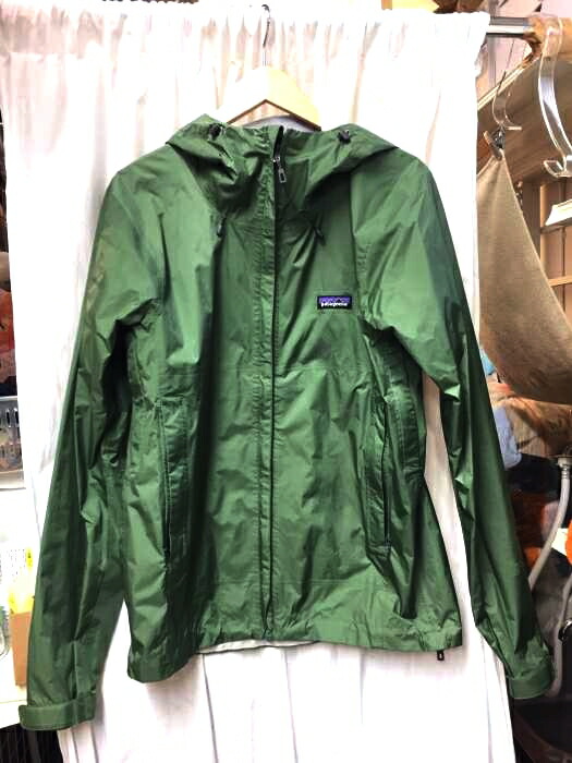 数量限定 特売 Patagonia パタゴニア マウンテンジャケット メンズ 緑系 Jpn S 日本サイズ S 相当 Torrentshell Jacket トレントシェルジャケット 中古 ブランド古着バズストアbazzstore 最新の激安 503 Sv