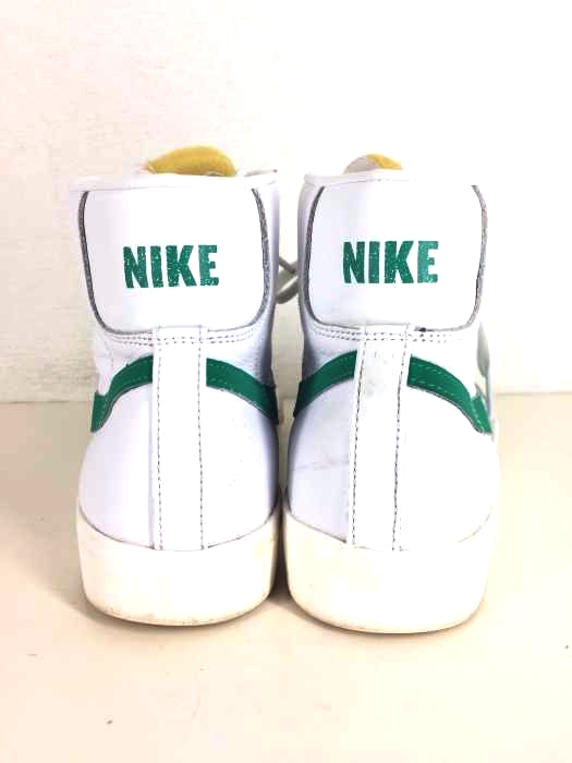 楽天市場 Nike ナイキ スニーカー メンズ 緑系 白系 Jpn 26 5 日本サイズ 26 5cm 相当 Blazer Mid 77 ハイカットスニーカー 中古 ブランド古着バズストアbazzstore 0811 Bazzstore ブランド古着バズストア