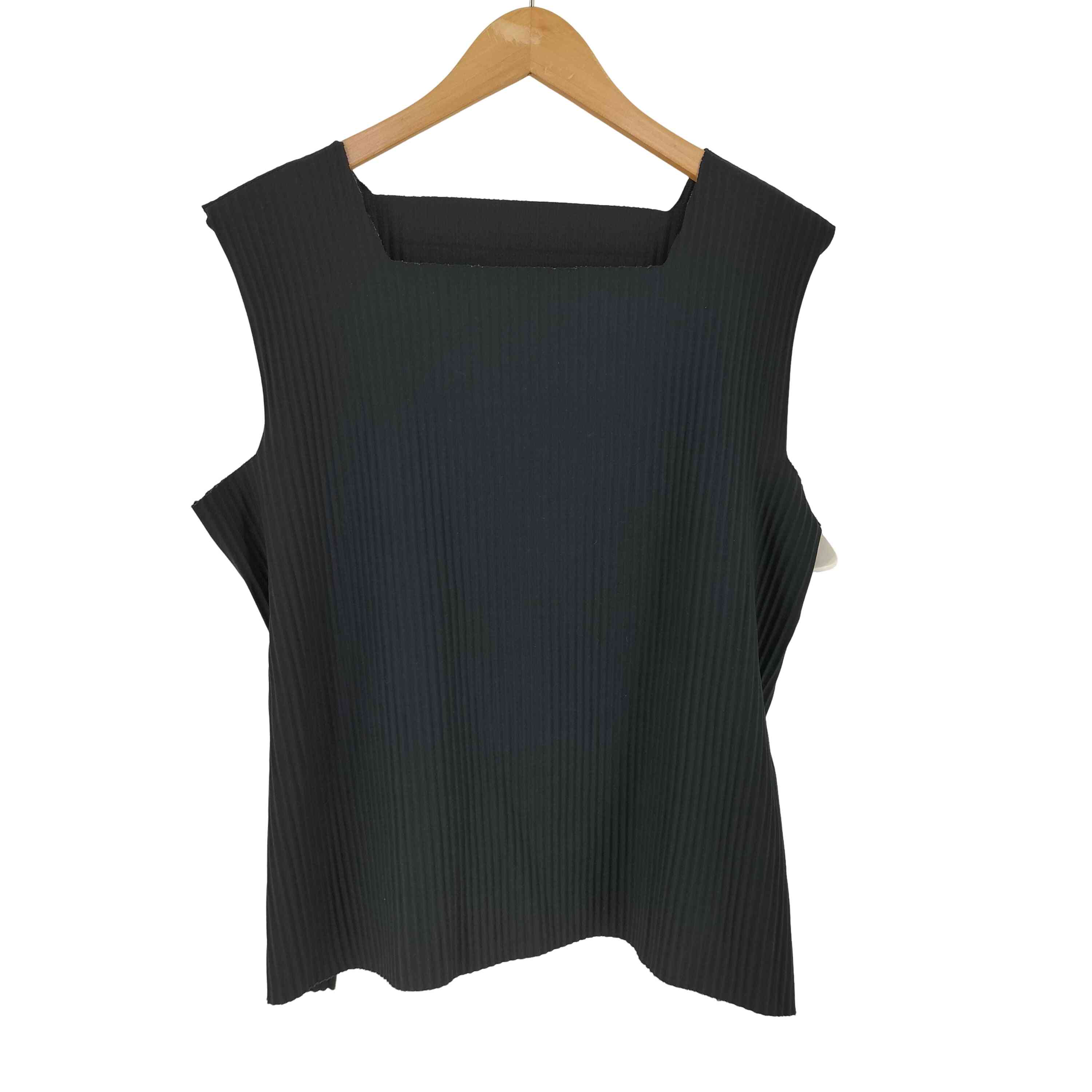 【中古】イッセイミヤケミー ISSEY MIYAKE me 筋目 ノースリーブトップ レディース 書きあらわす無