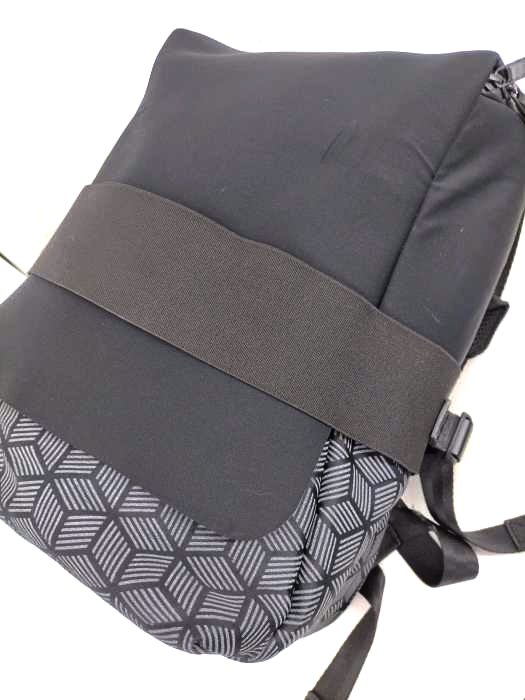 新品早割 ワイスリー Y 3 バックパック メンズ メンズ バッグ Qasa Reflex Backpack Y 3 ワイスリー Qasa バックパック メンズ 17年春夏新作 グレー系 黒系 Qasa Reflex Backpack 中古 ブランド古着バズストアbazzstore 0921 数量限定価格 バック