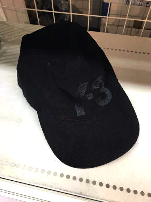 Y 3 ワイスリー Unconstructed Cap ロゴタイプ刺繍船長 メンズ 被笠 キャップ 中古 中古代物となります Pasadenasportsnow Com