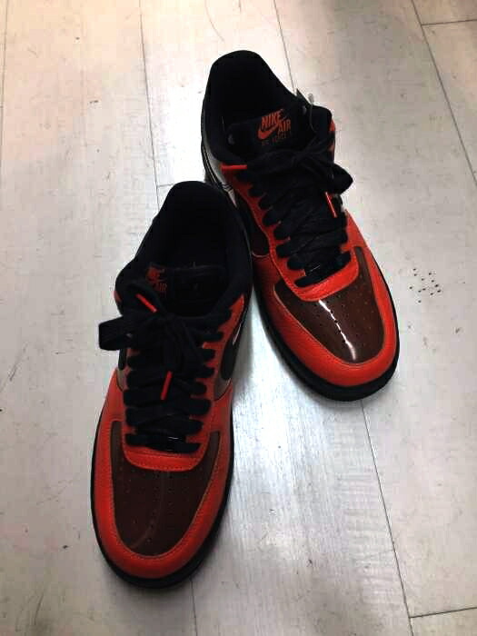 Nike ナイキ スニーカー メンズ 19年秋冬新作 黒系 オレンジ系 Jpn 27 日本サイズ 27cm 相当 Air Force 1 07 Prm 2 Shibuya Halloween 中古 ブランド古着バズストアbazzstore Ael Global