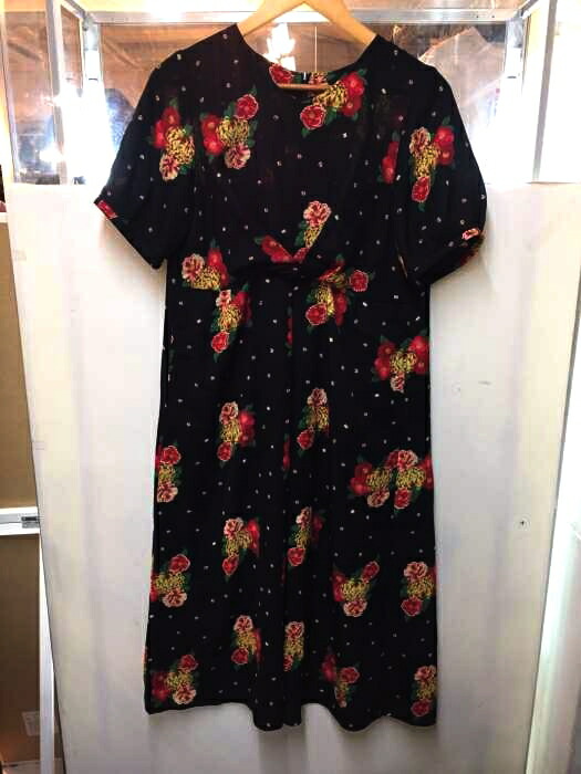 楽天市場 ふりふ フリフ ワンピース レディース 黒系 赤系 花柄半袖ロングワンピース 中古 ブランド古着バズストアbazzstore Bazzstore ブランド古着バズストア