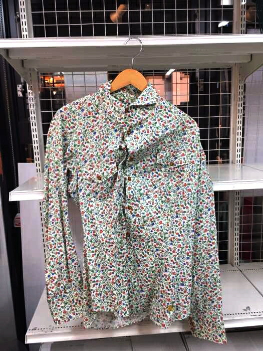 Vivienne Westwood Man ヴィヴィアンウエストウッドマン ティーシャツ メンズ 緑取り合わせ 青碧系 Jpn 2 花柄 山橘シャツ 中古 商品名古着バズストアbazzstore Saboramalaga Es